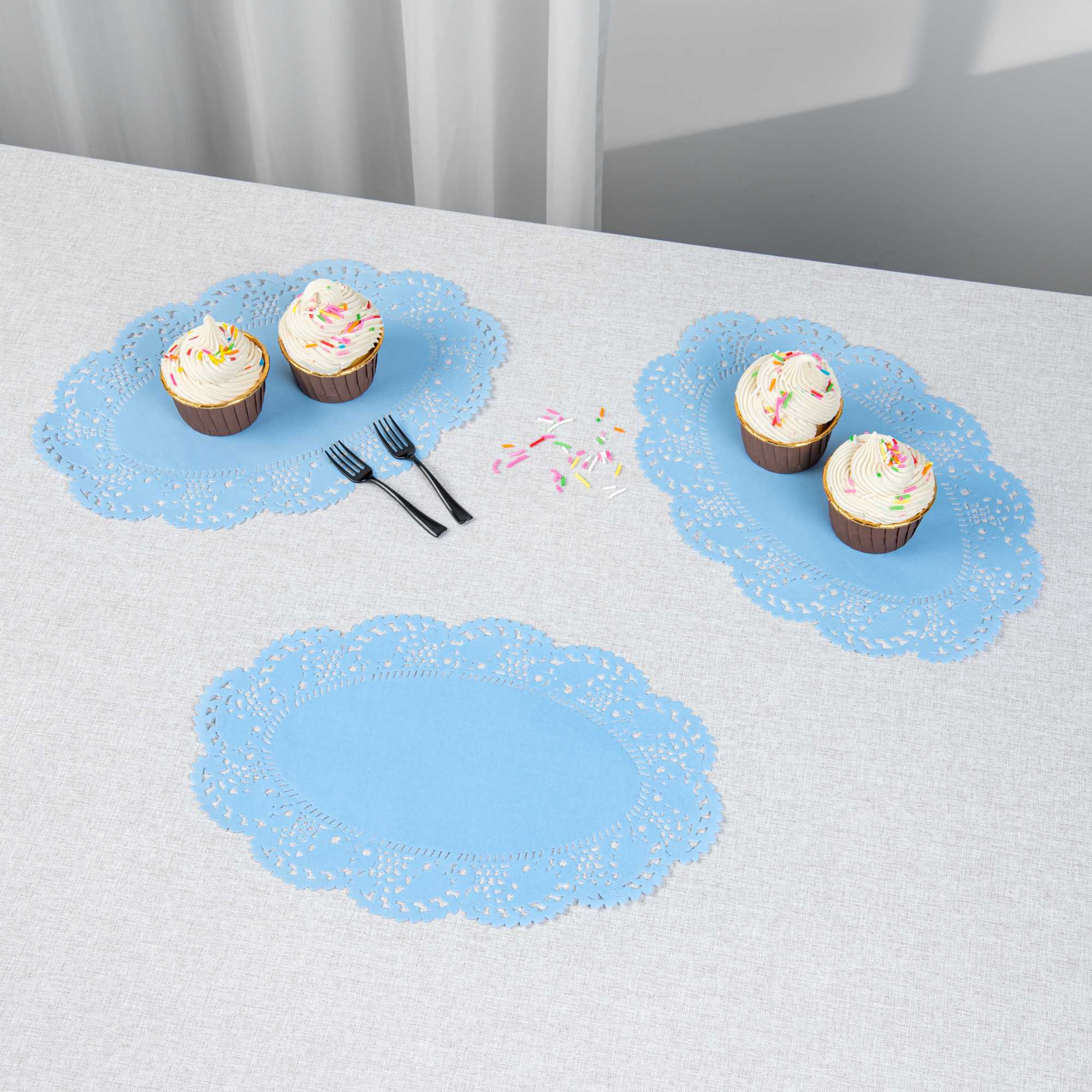 Pastry Tek Oval Sky Blue Paper Doilies - Lace - 12 1/2" x 8 1/2" - 4000 count box