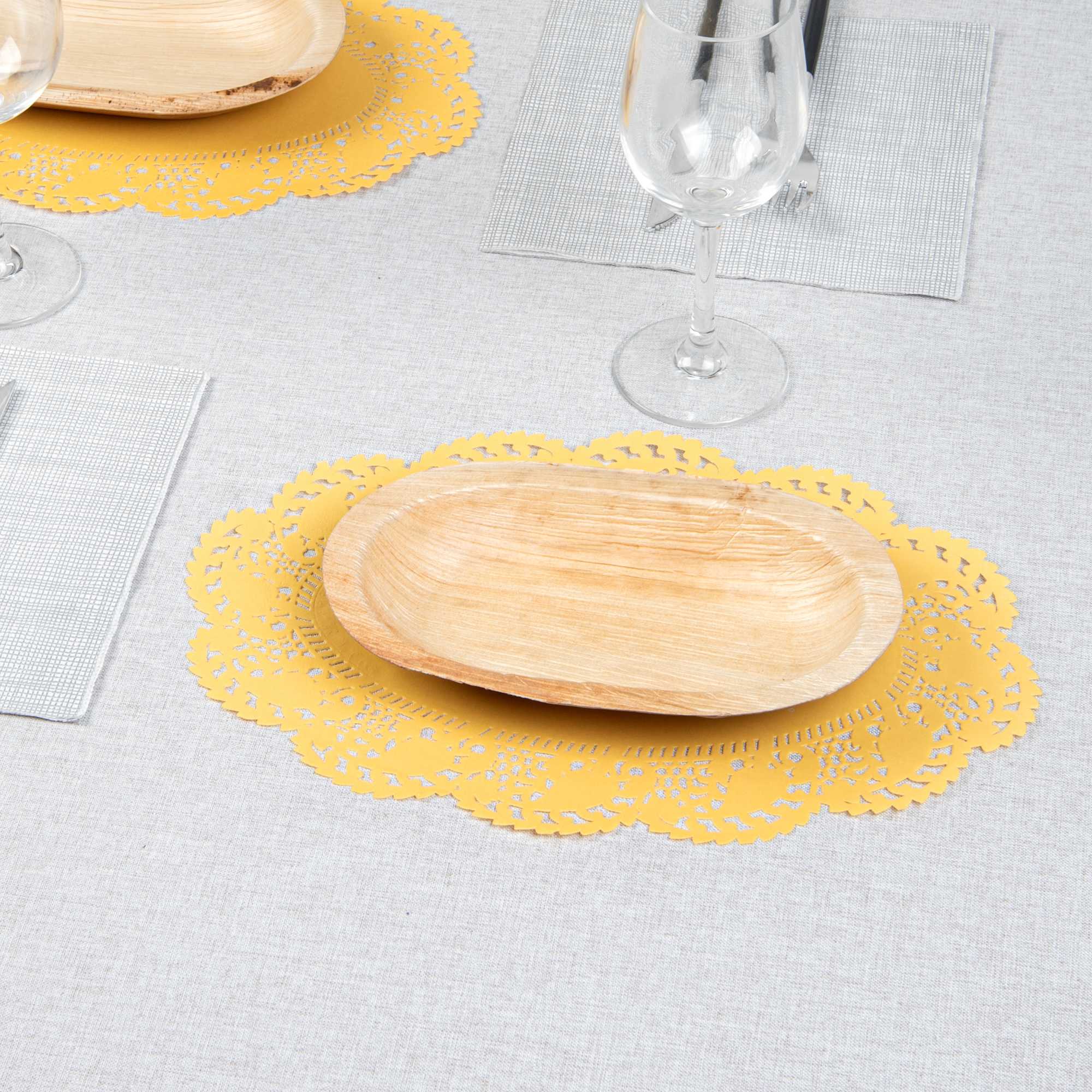 Pastry Tek Oval Orange Paper Doilies - Lace - 12 1/2" x 8 1/2" - 4000 count box