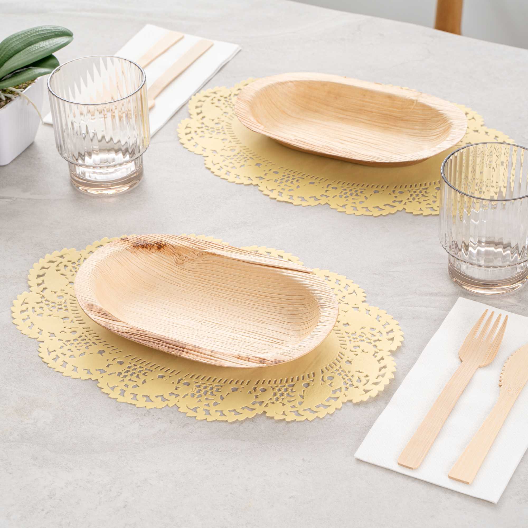 Pastry Tek Oval Yellow Paper Doilies - Lace - 12 1/2" x 8 1/2" - 100 count box