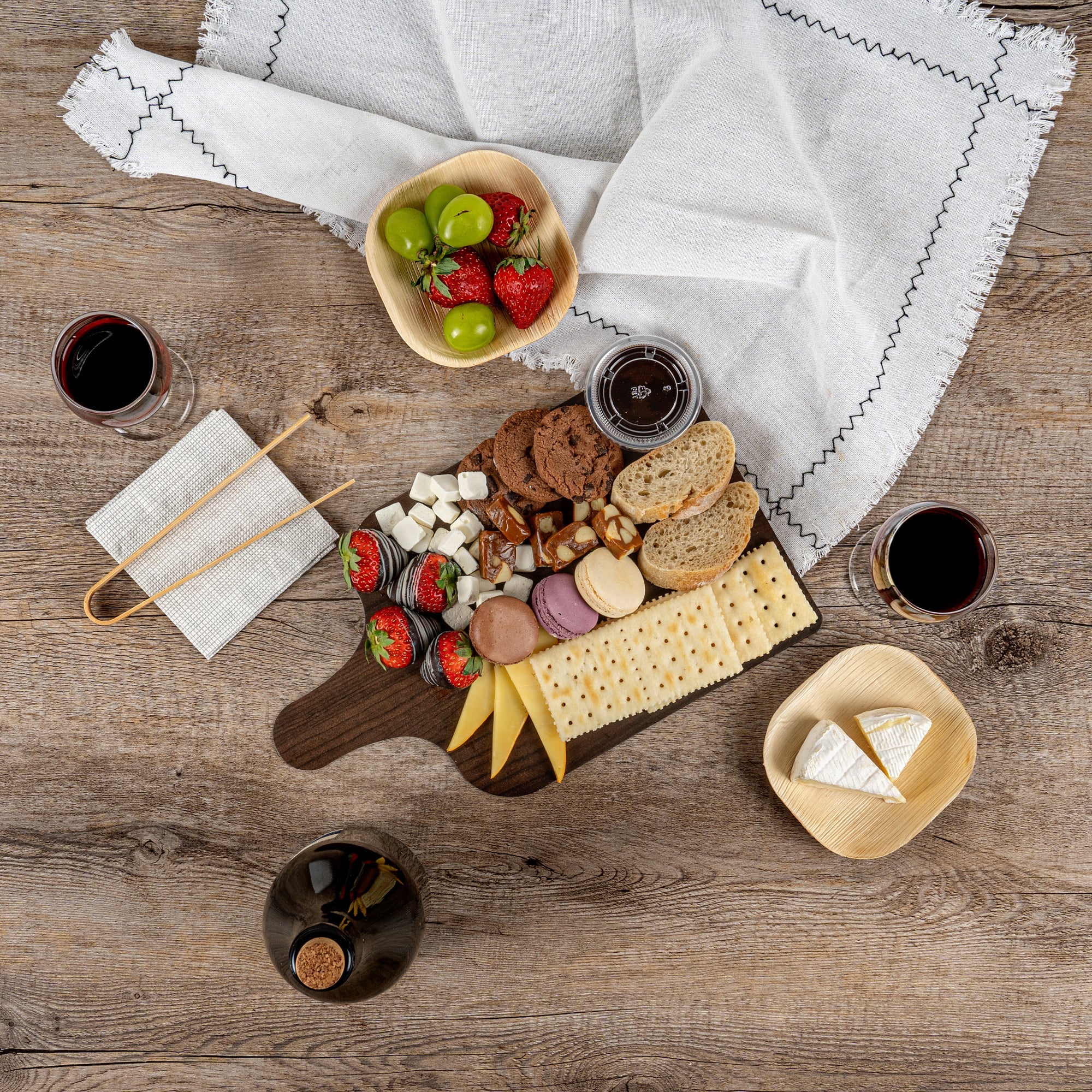 Cater Tek Dark Cheese / Charcuterie Board - Faux Wood - 11 3/4" x 7" - 100 count box