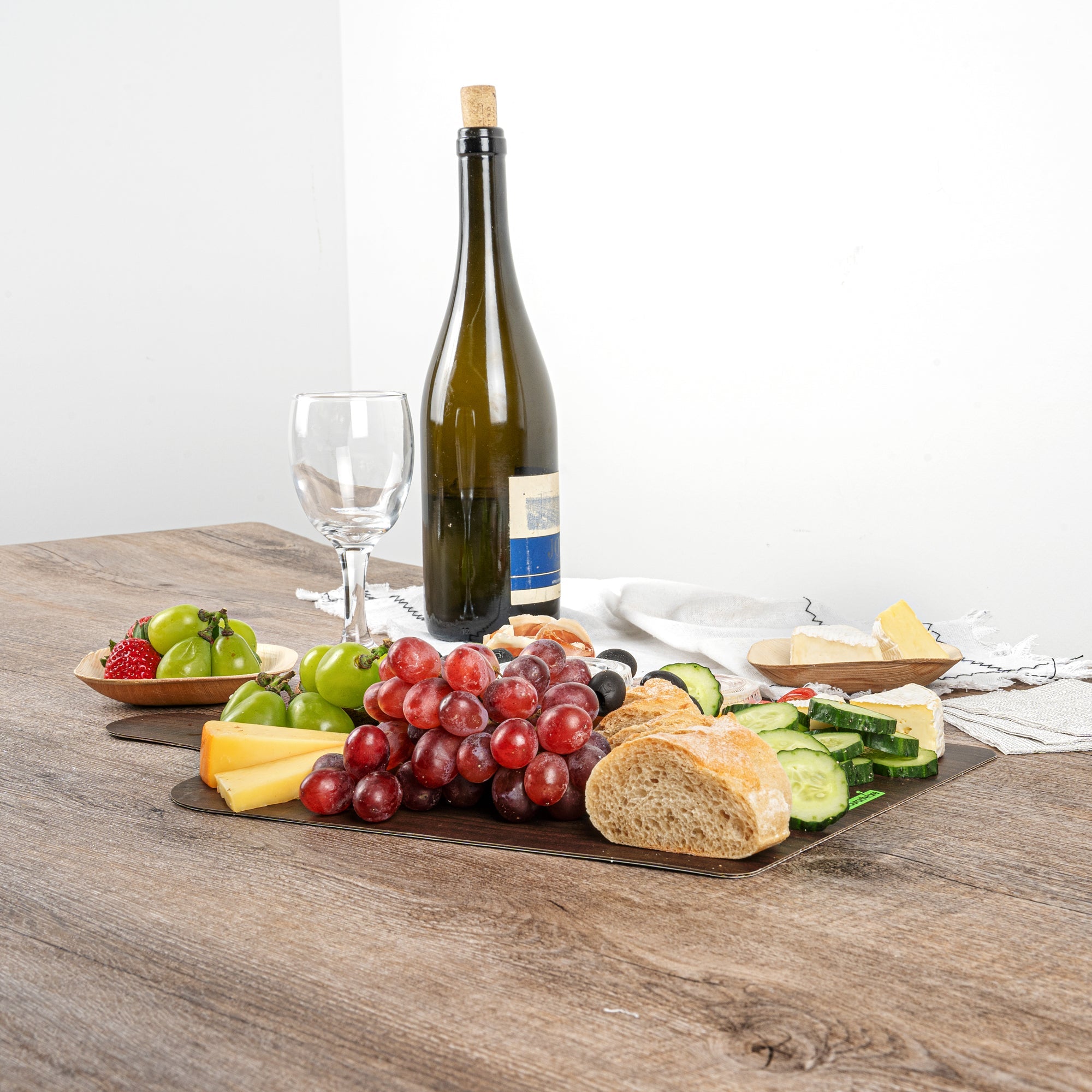Cater Tek Dark Cheese / Charcuterie Board - Faux Wood - 15 3/4" x 9 3/4" - 100 count box