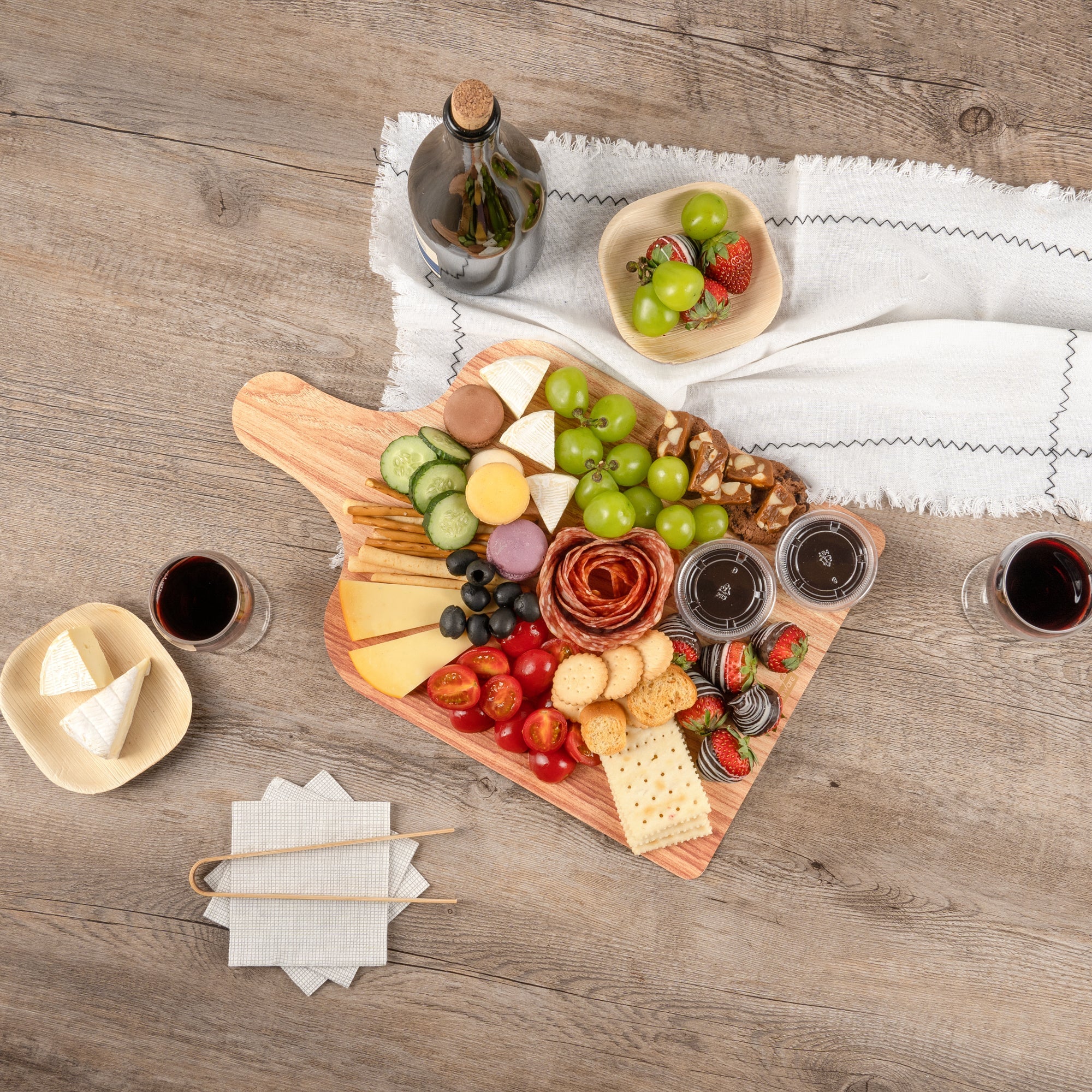 Cater Tek Natural Cheese / Charcuterie Board - Faux Wood - 15 3/4" x 9 3/4" - 10 count box