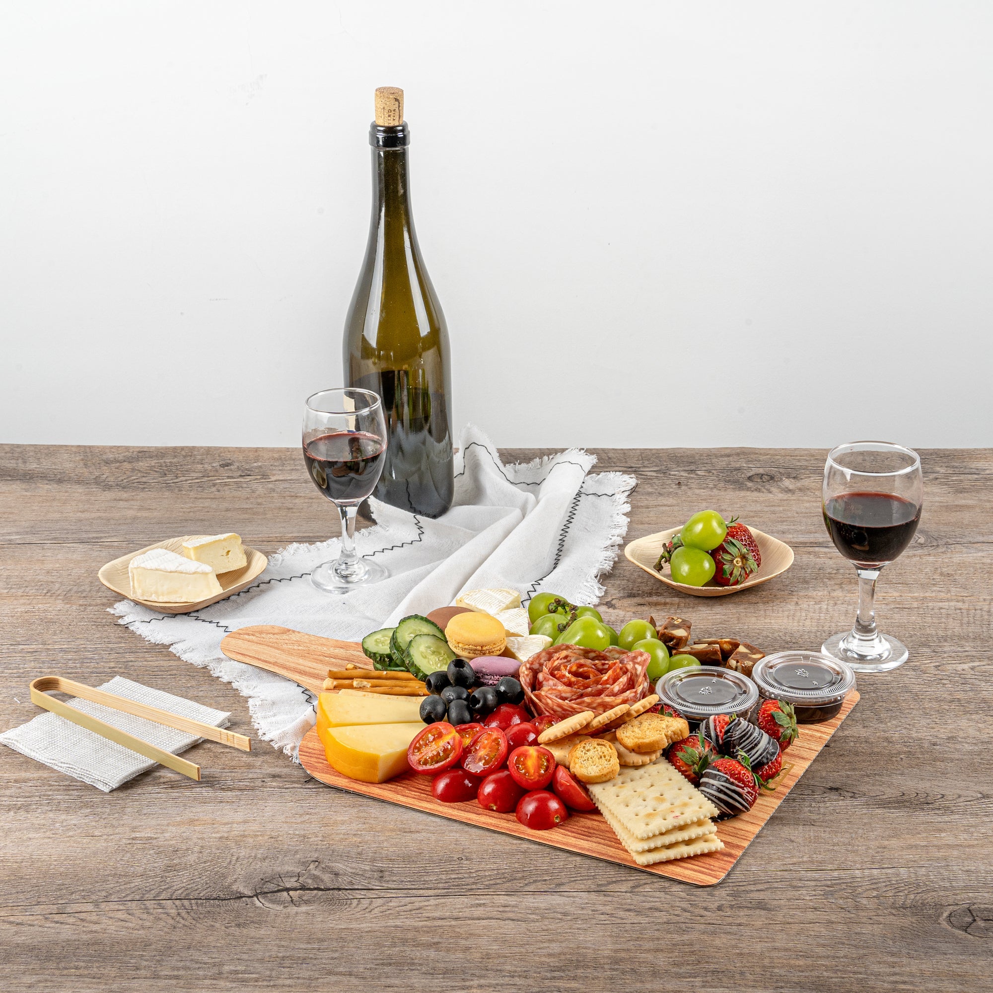 Cater Tek Natural Cheese / Charcuterie Board - Faux Wood - 15 3/4" x 9 3/4" - 100 count box