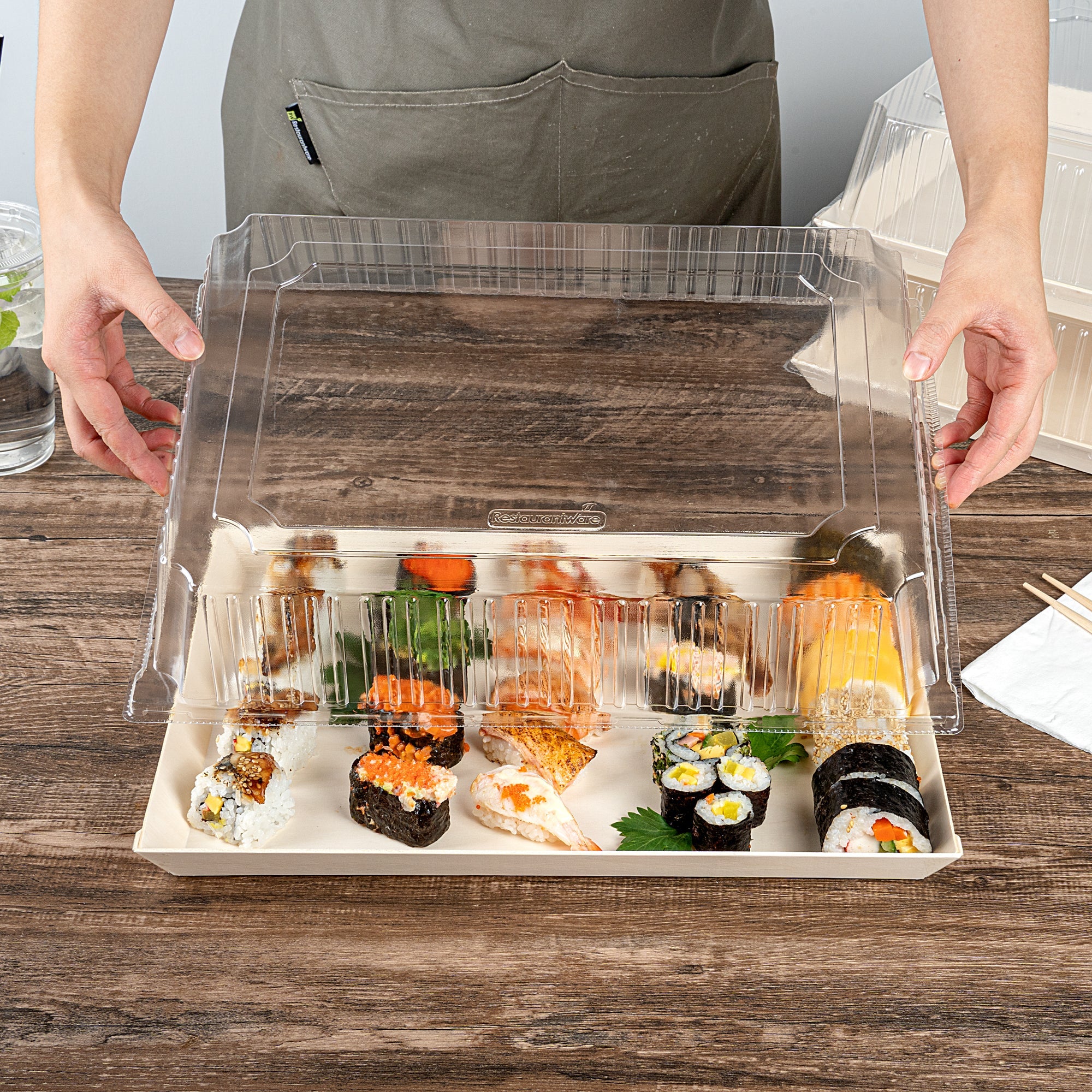 Taipei Rectangle Clear Plastic Lid - Fits 15 1/4" x 10 3/4" Poplar Plate - 100 count box