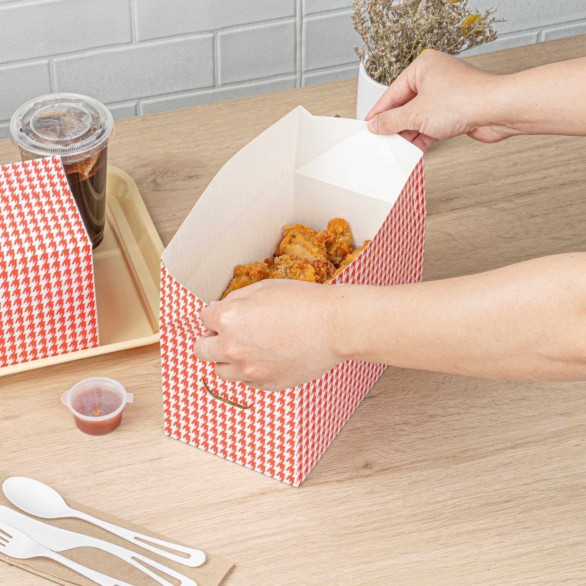 Bio Tek 80 oz Red Houndstooth Paper Lunch / Chicken Box - with Fast Top - 9" x 5" x 5" - 100 count box