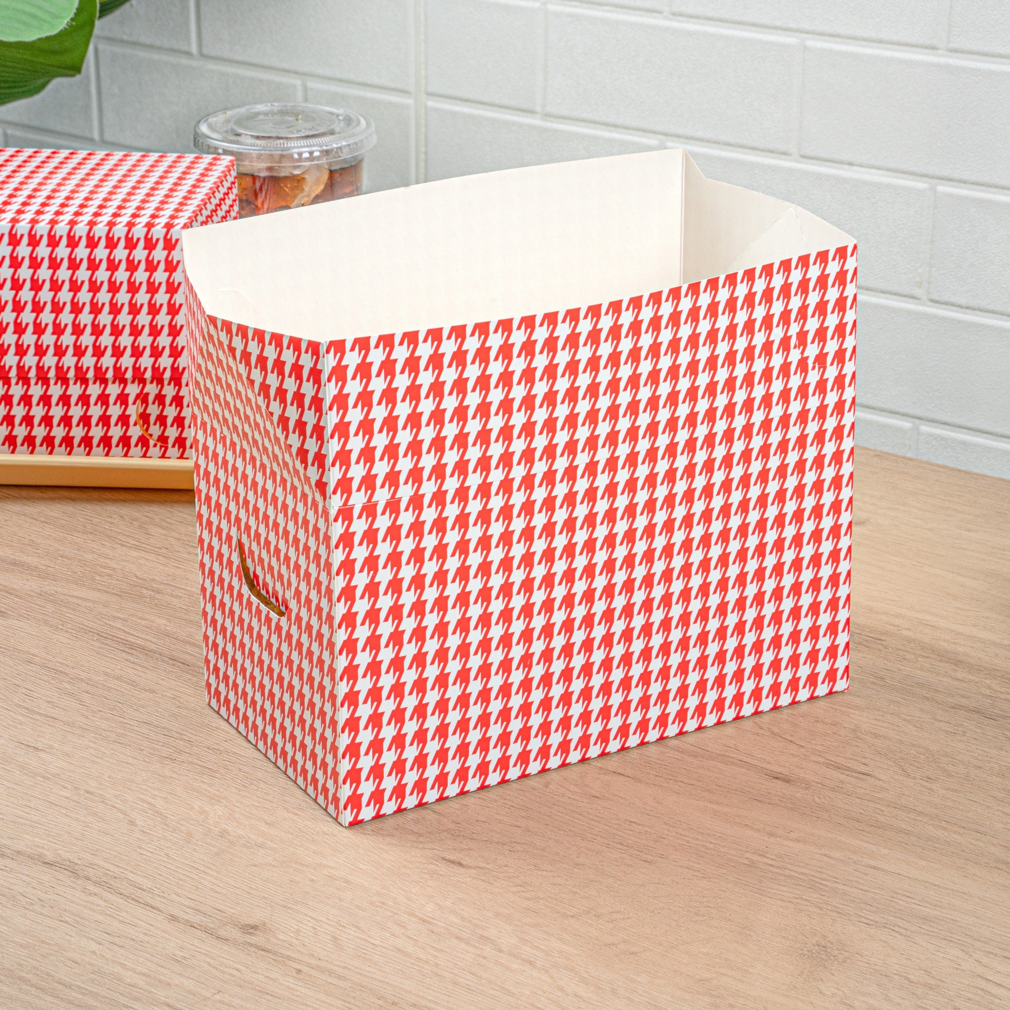 Bio Tek 80 oz Red Houndstooth Paper Lunch / Chicken Box - with Fast Top - 9" x 5" x 5" - 400 count box