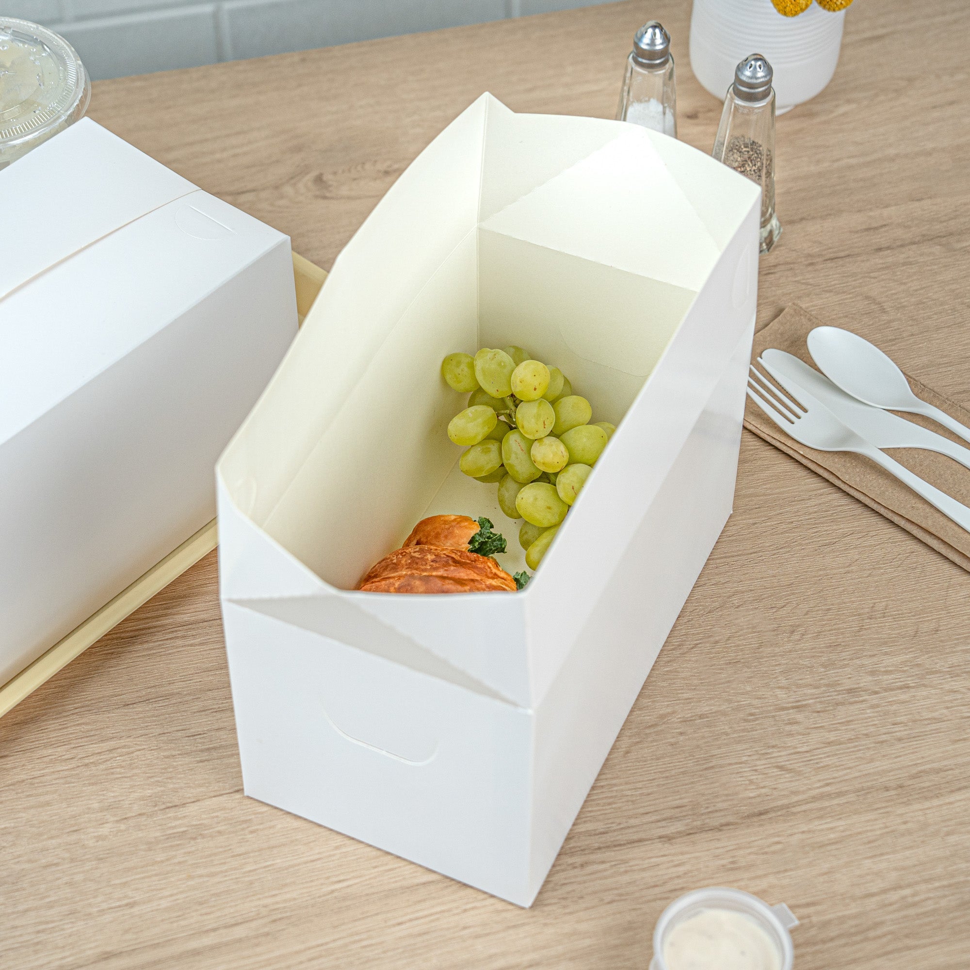 Bio Tek 80 oz White Paper Lunch / Chicken Box - with Fast Top - 9" x 5" x 5" - 400 count box