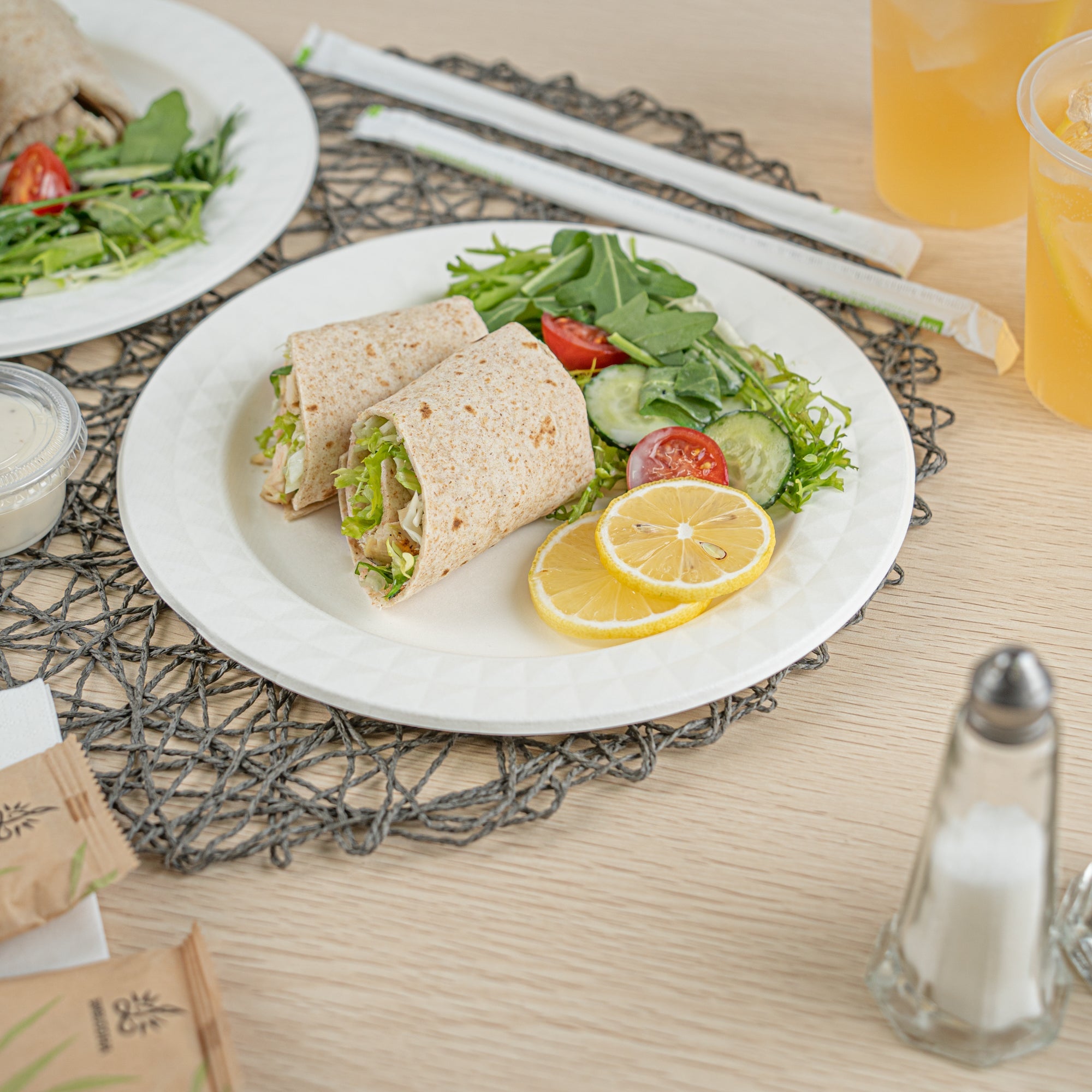 Pulp Safe No PFAS Added Round White Sugarcane / Bagasse Plate - Home Compostable, with Diamond Rim - 9" x 9" x 1/2" - 25 count box
