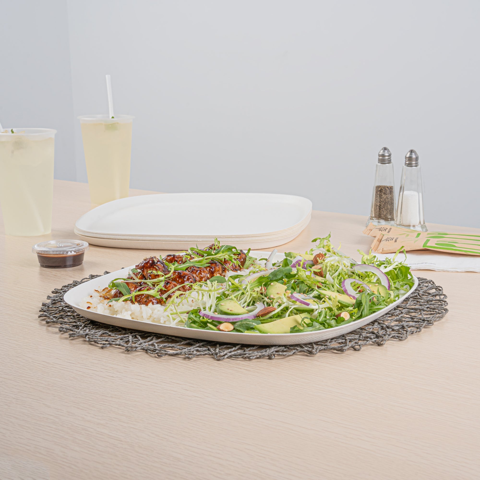 Pulp Safe Modular No PFAS Added White Sugarcane / Bagasse Plate - Home Compostable - 11 3/4" x 11 3/4" x 1/2" - 25 count box