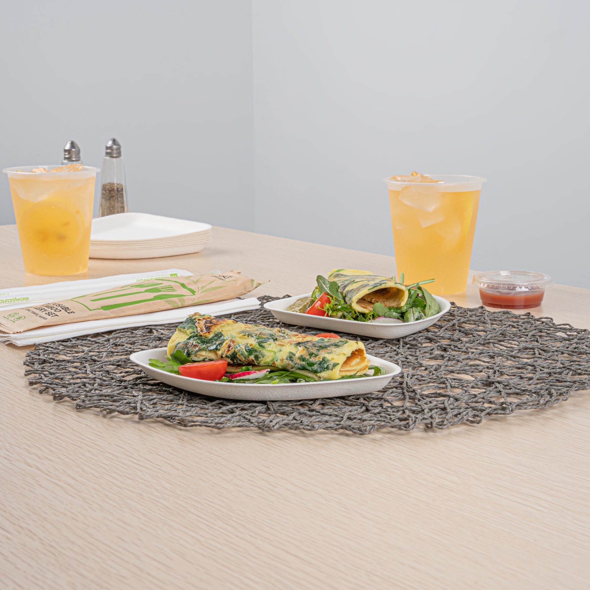 Pulp Safe Modular No PFAS Added White Sugarcane / Bagasse Plate - Home Compostable - 5 1/4" x 5 1/4" x 1/2" - 100 count box