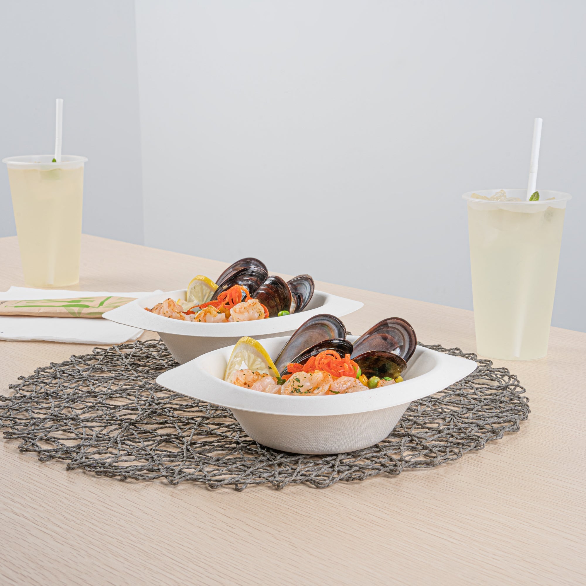 Pulp Safe No PFAS Added 12 oz Oval White Sugarcane / Bagasse Bowl - Home Compostable - 8 1/2" x 5 3/4" x 2 1/4" - 100 count box
