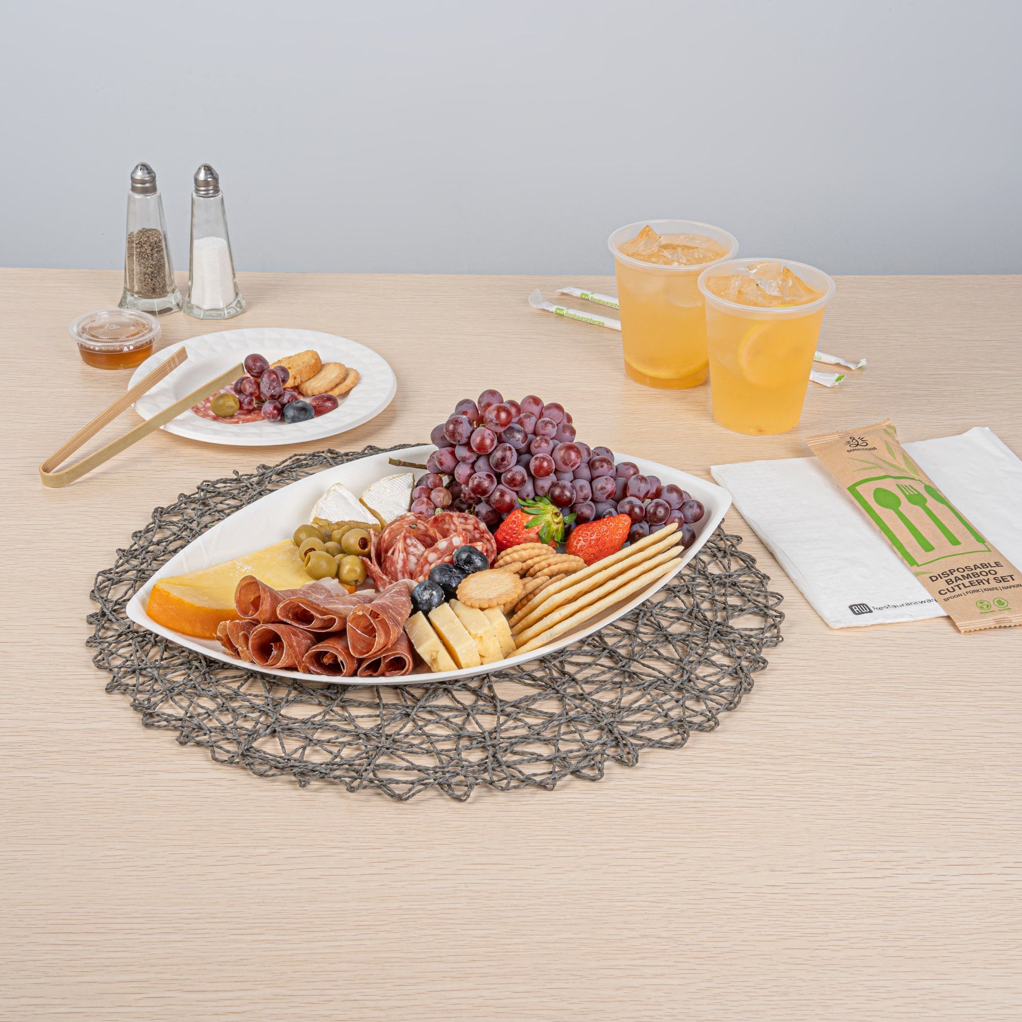 Pulp Safe Modular No PFAS Added White Sugarcane / Bagasse Tray - Home Compostable - 14" x 9 1/4" x 1 1/2" - 25 count box