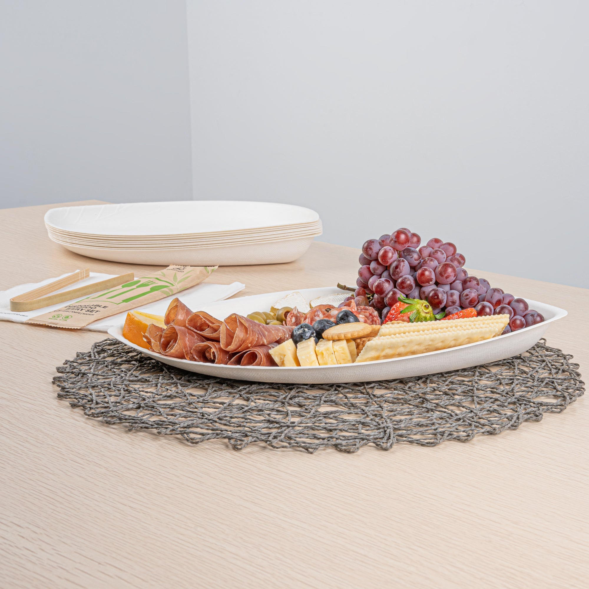 Pulp Safe Modular No PFAS Added White Sugarcane / Bagasse Tray - Home Compostable - 14" x 9 1/4" x 1 1/2" - 25 count box