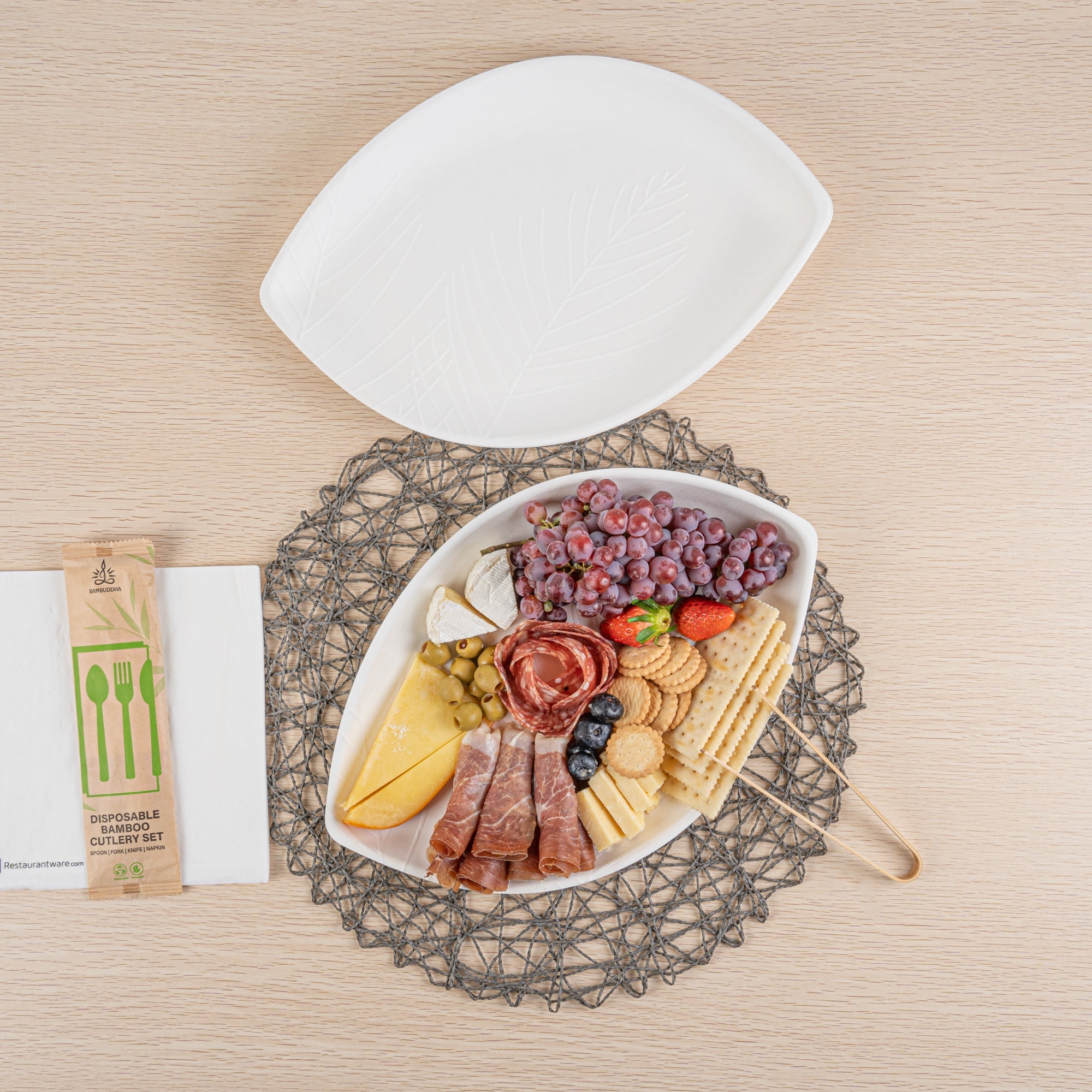 Pulp Safe Modular No PFAS Added White Sugarcane / Bagasse Tray - Home Compostable - 14" x 9 1/4" x 1 1/2" - 100 count box