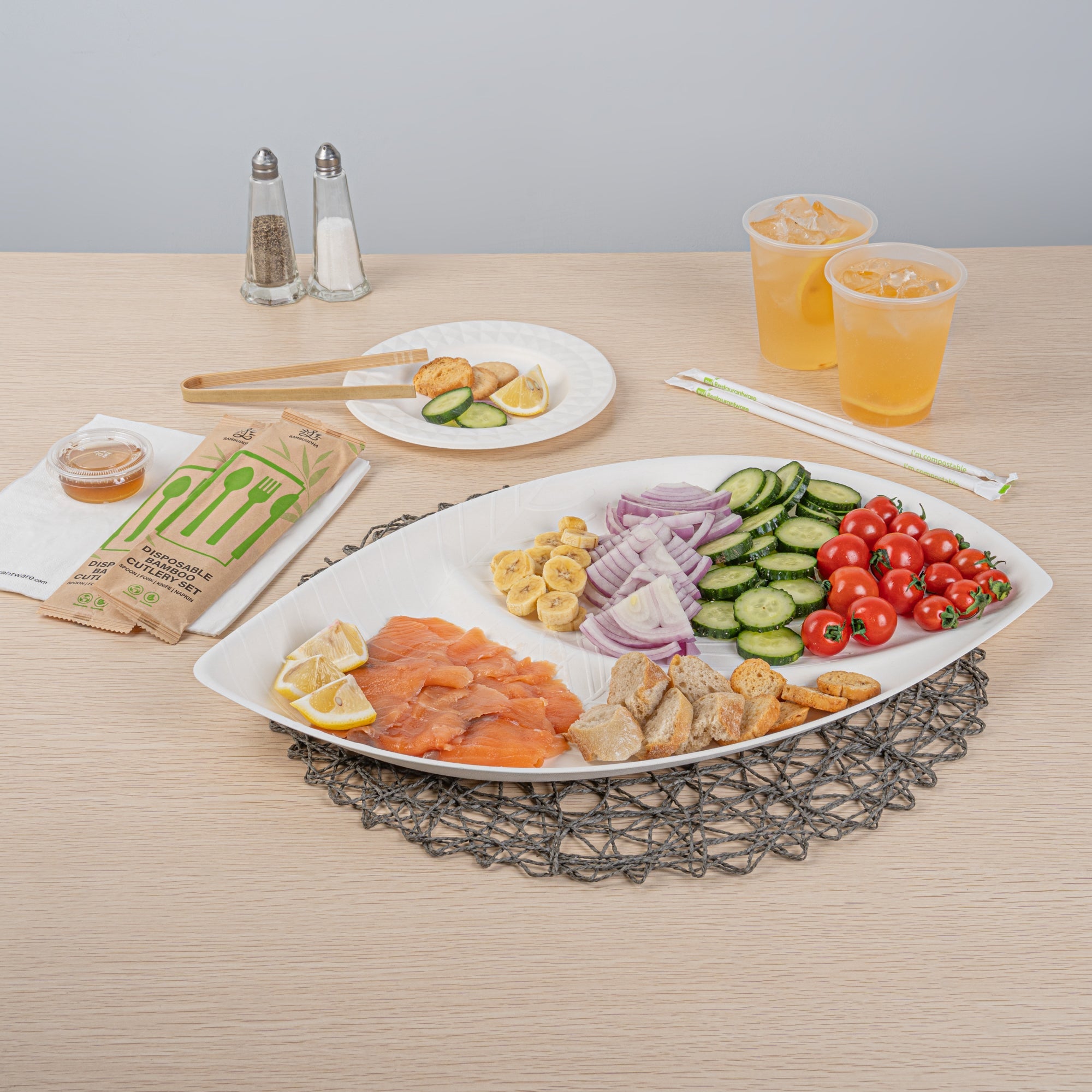 Pulp Safe Modular No PFAS Added White Sugarcane / Bagasse Tray - Home Compostable, 2 Compartments - 18 1/2" x 11 1/4" - 100 count box