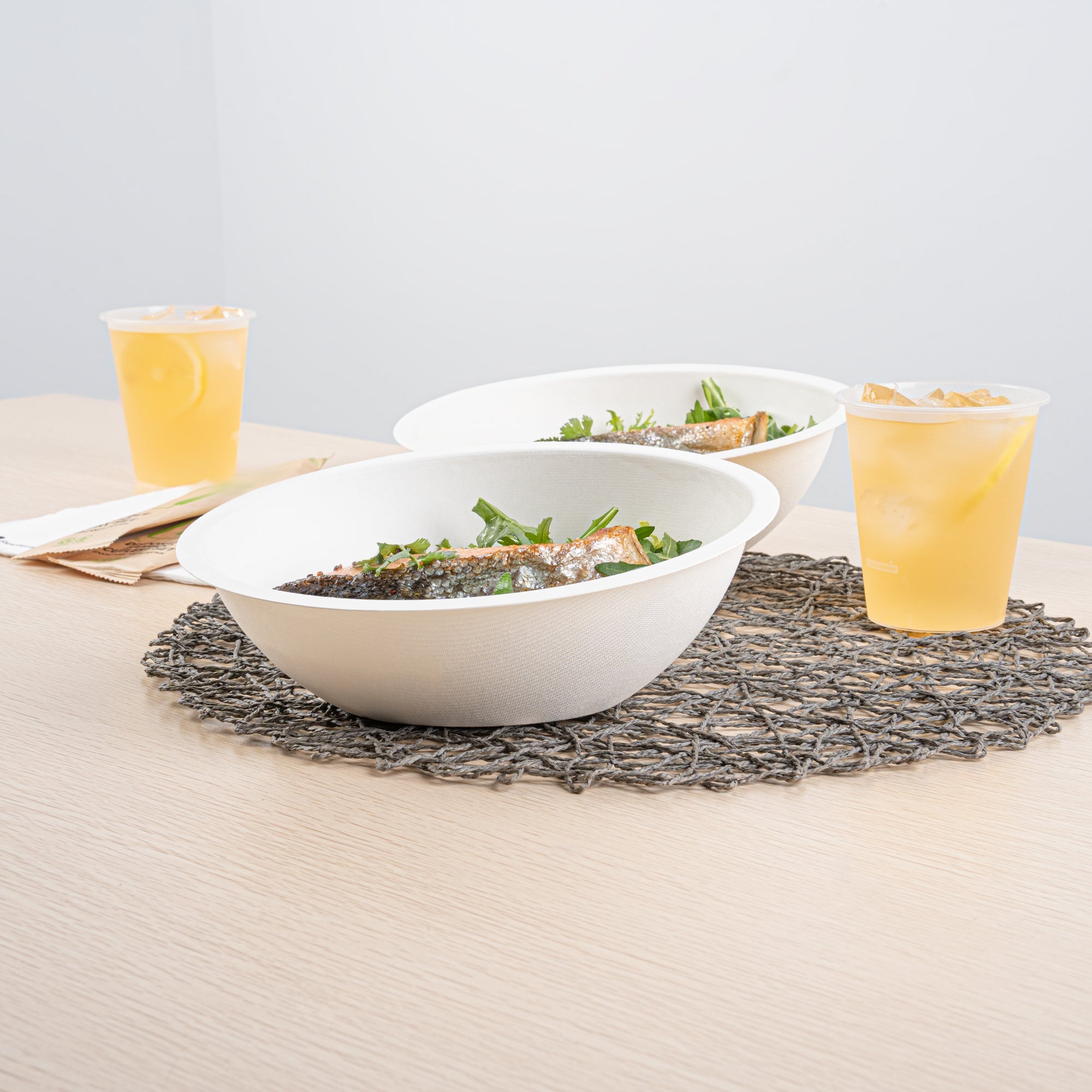 Pulp Safe No PFAS Added 27 oz Oval White Sugarcane / Bagasse Bowl - Home Compostable - 8 3/4" x 6 3/4" x 3 1/4" - 25 count box