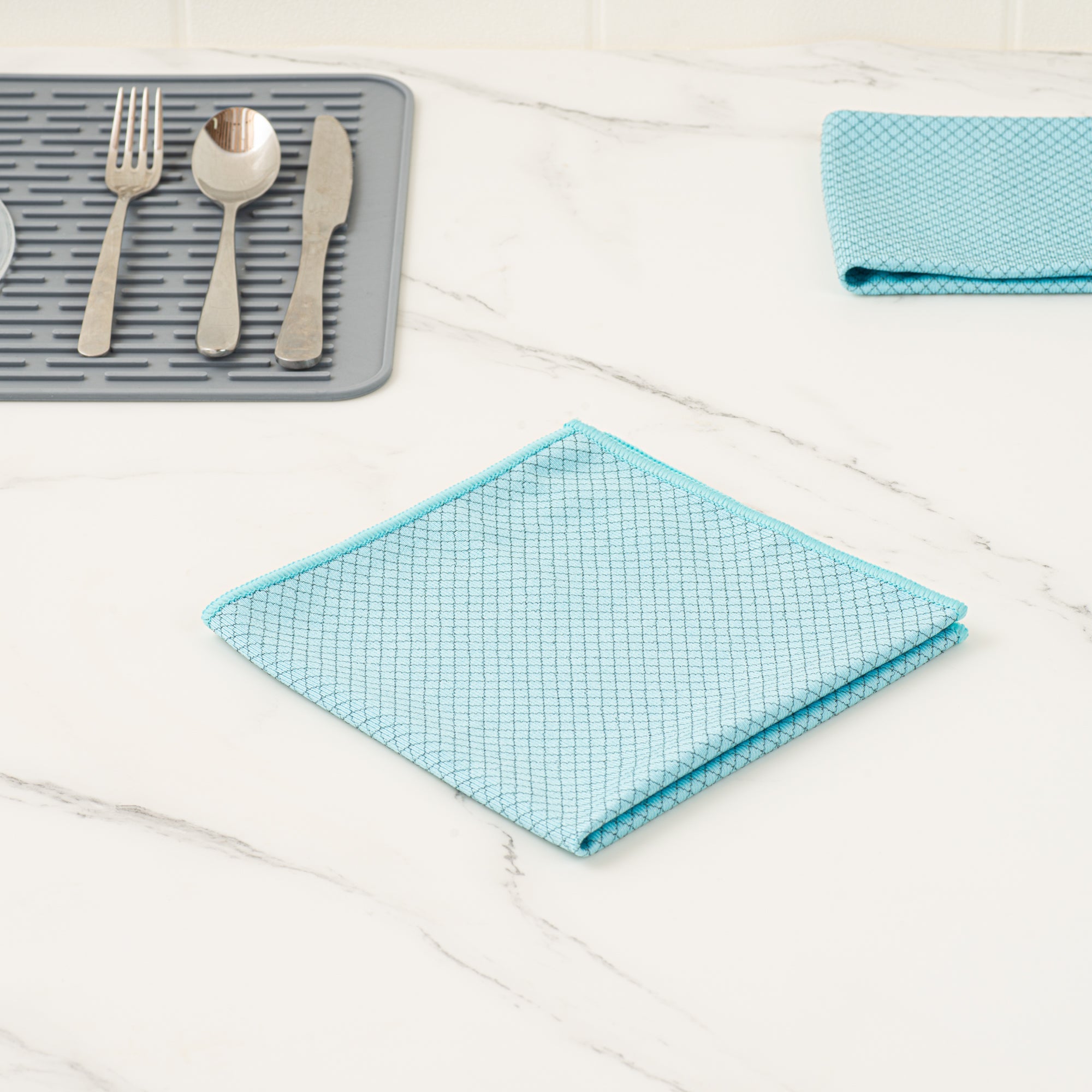 Clean Tek Professional Light Blue Microfiber Glass Cleaning Cloth - Diamond Weave - 15 3/4" x 15 3/4" - 1 count box