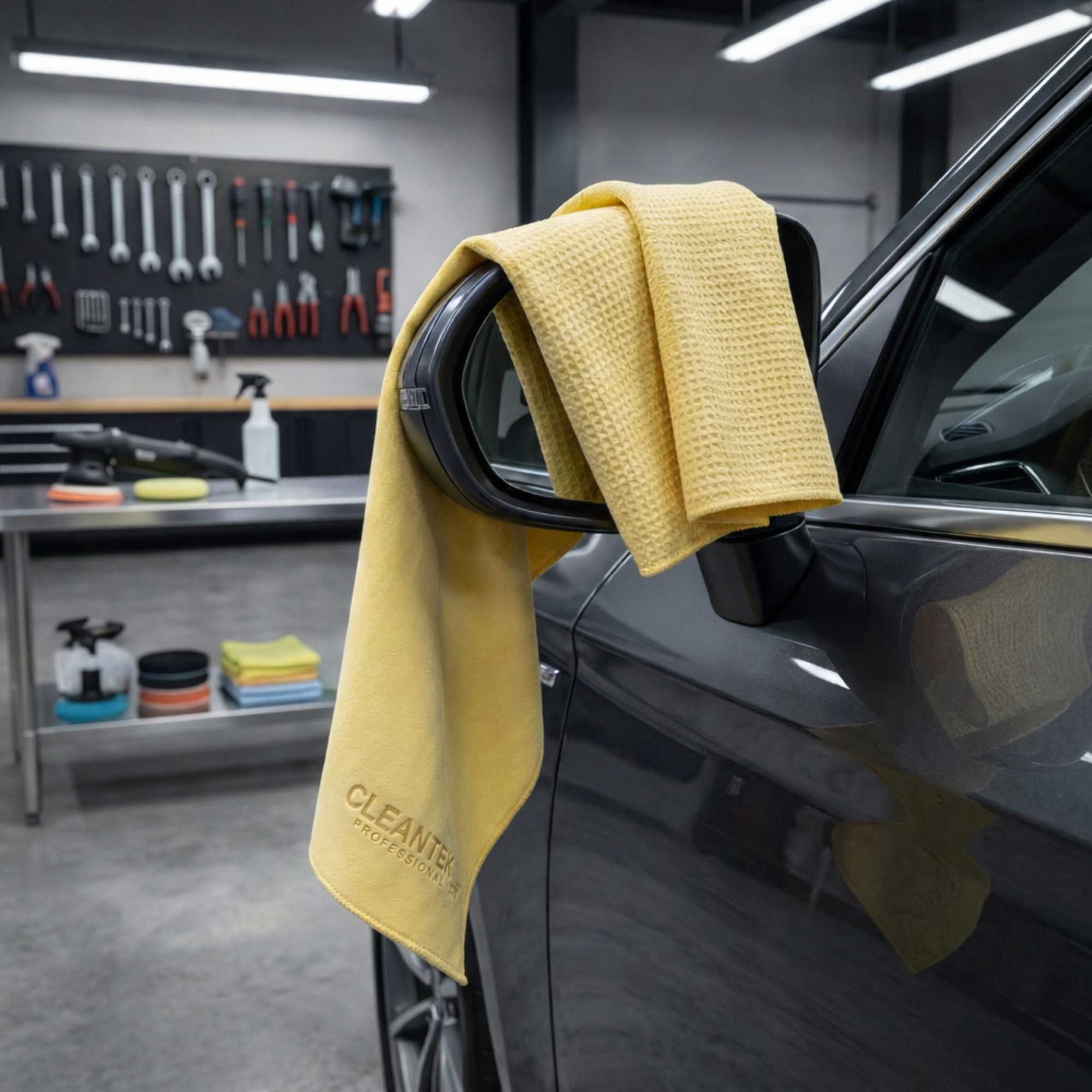 Clean Tek Professional Yellow 3D Chamois Cloth - with Storage Tube - 25 1/4'' x 17'' - 1 count box