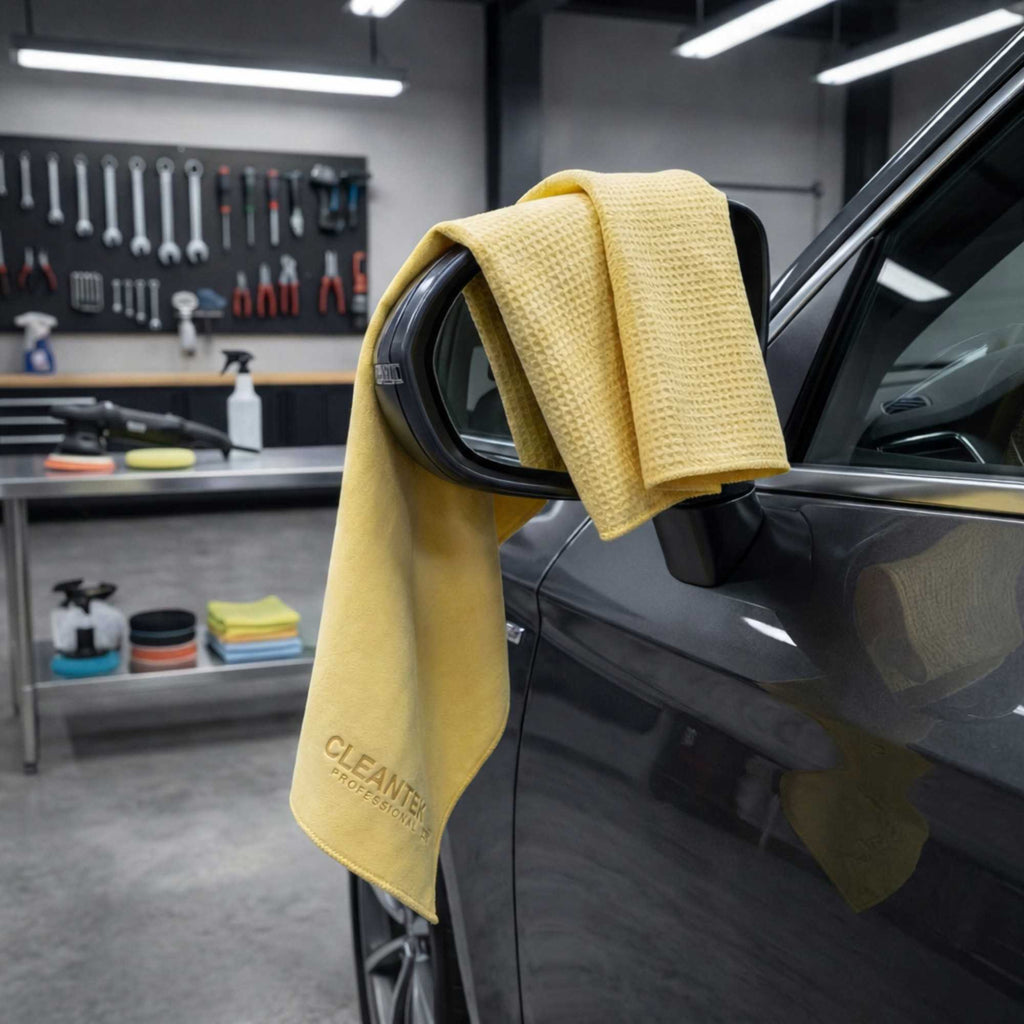 Clean Tek Professional Yellow 3D Chamois Cloth - with Storage Tube - 25 1/4'' x 17'' - 20 count box