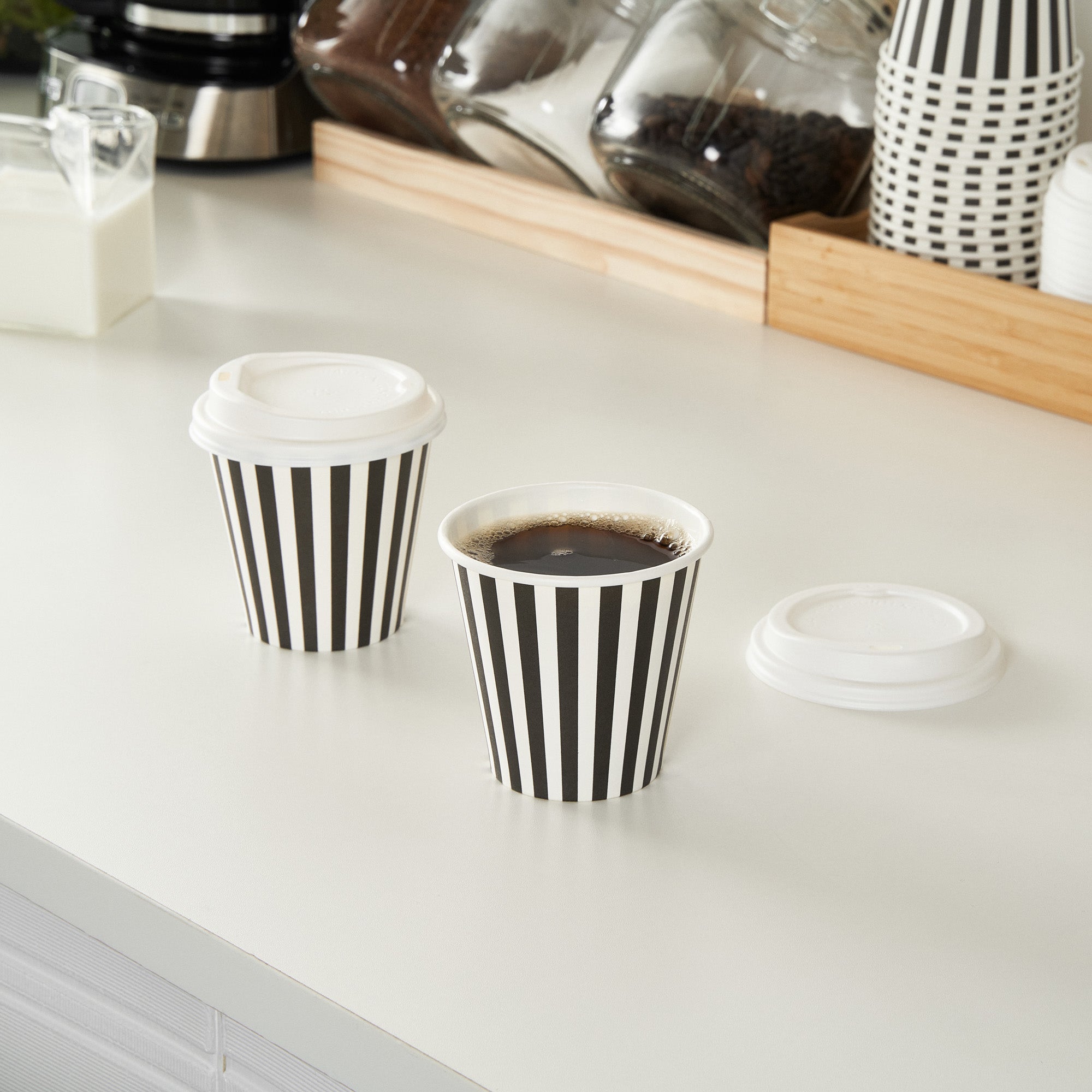 Restpresso 8 oz Black and White Stripe Paper Single Wall Coffee Cup - with White Lid - 3 1/2"x 3 1/2"x 4" - 20 count box