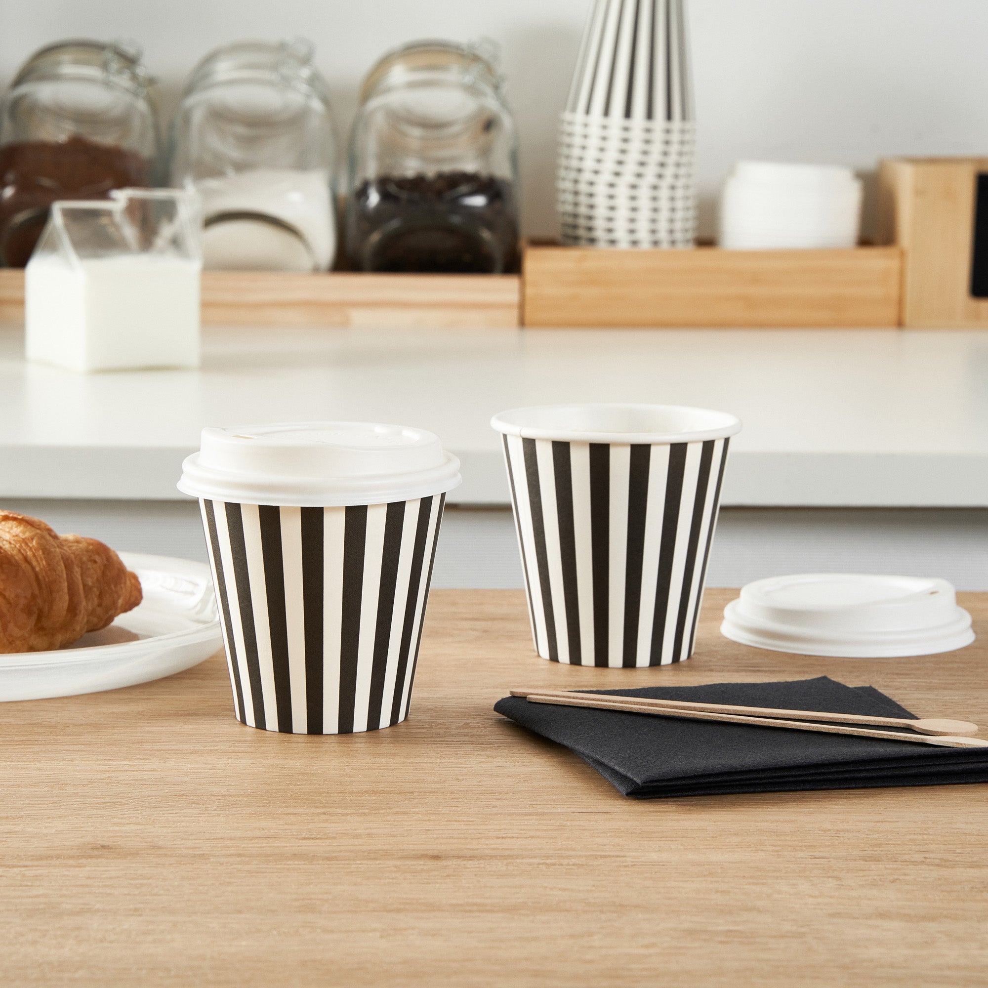 Restpresso 8 oz Black and White Stripe Paper Single Wall Coffee Cup - with White Lid - 3 1/2"x 3 1/2"x 4" - 20 count box