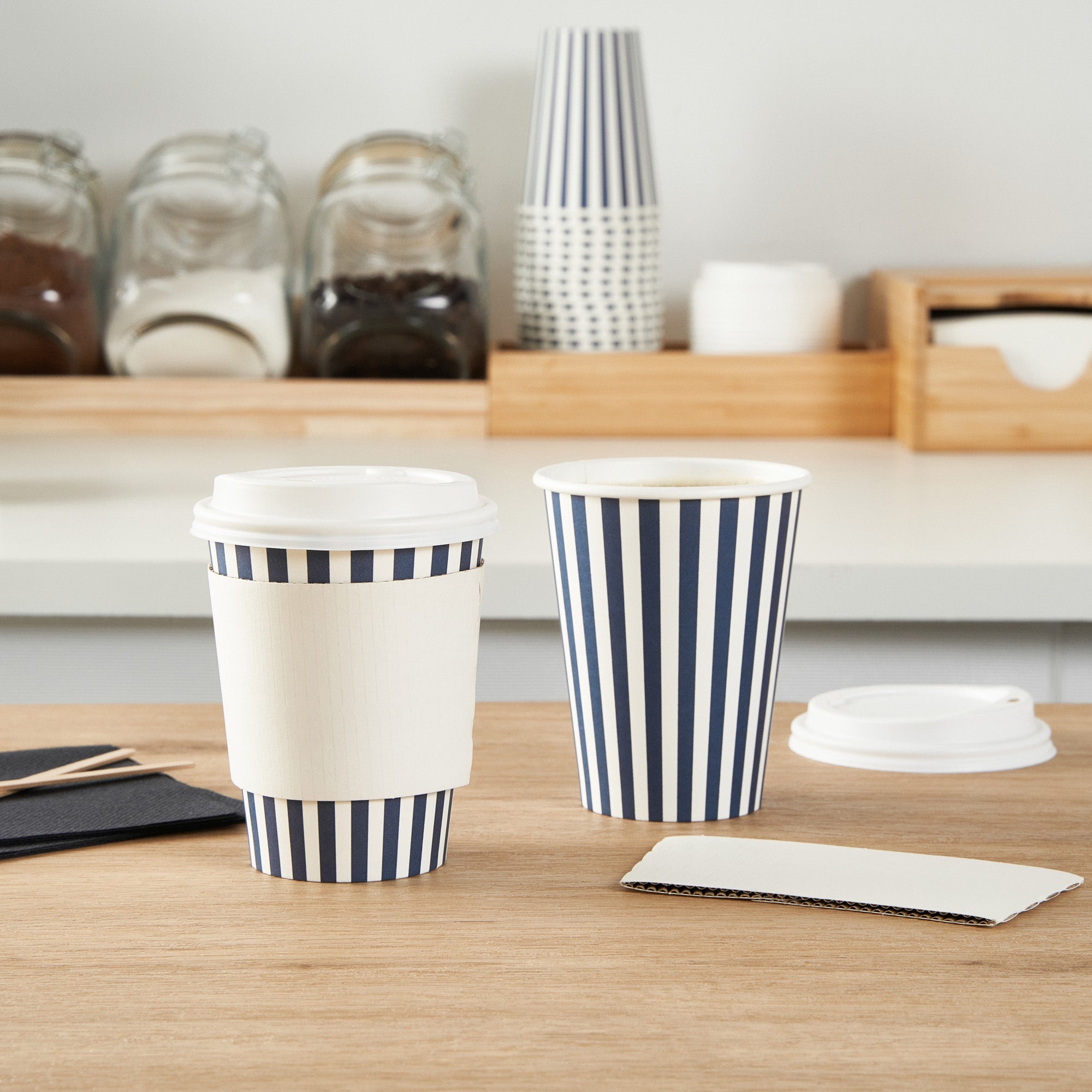 Restpresso 12 oz Blue and White Stripe Paper Single Wall Coffee Cup - with White Lid - 3 1/2"x 3 1/2"x 4 3/4" - 400 count box