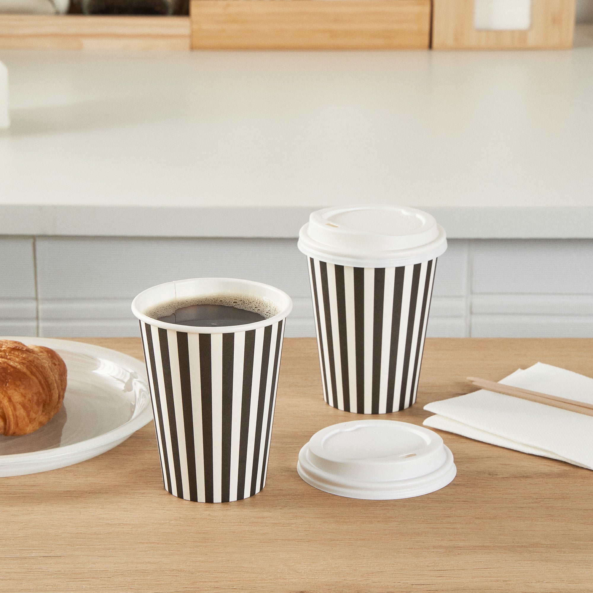 Restpresso 12 oz Black and White Stripe Paper Single Wall Coffee Cup - with White Lid - 3 1/2"x 3 1/2"x 4 3/4" - 400 count box