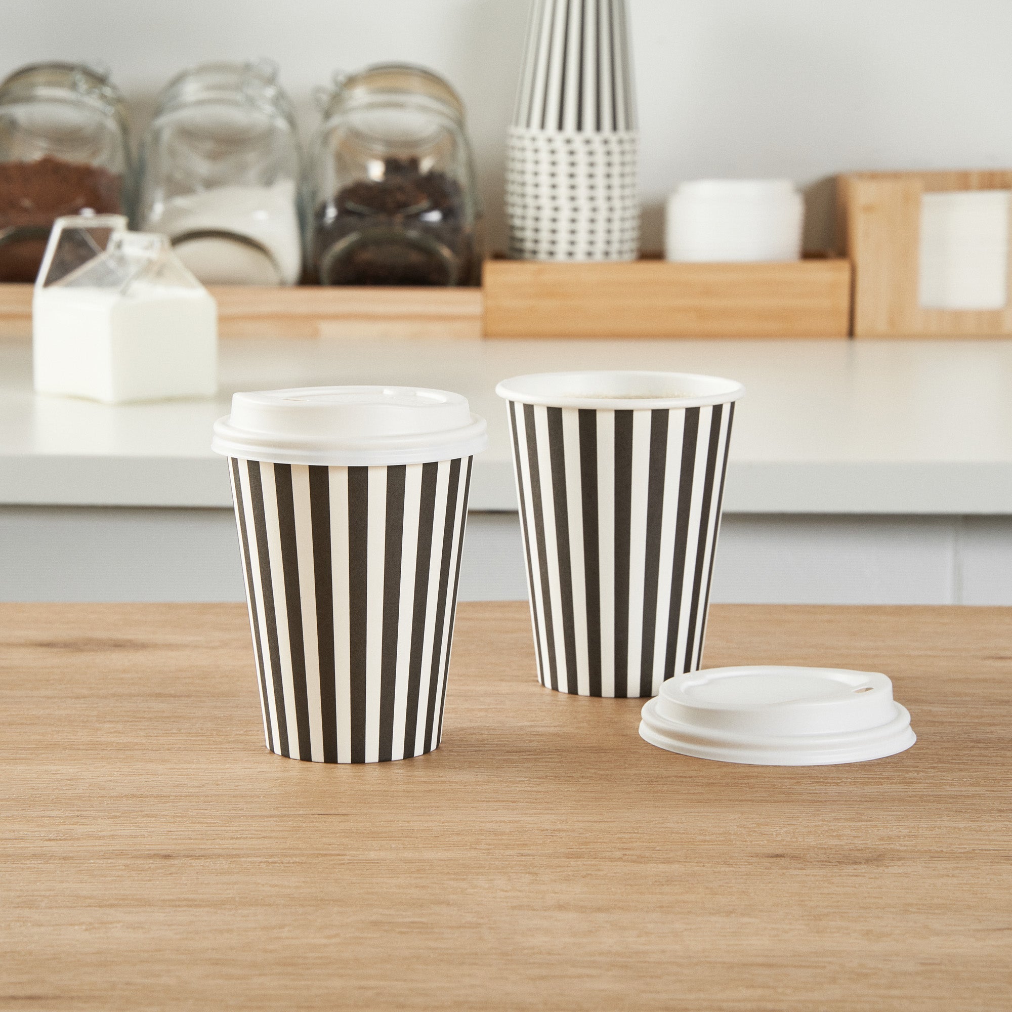 Restpresso 12 oz Black and White Stripe Paper Single Wall Coffee Cup - with White Lid - 3 1/2"x 3 1/2"x 4 3/4" - 400 count box