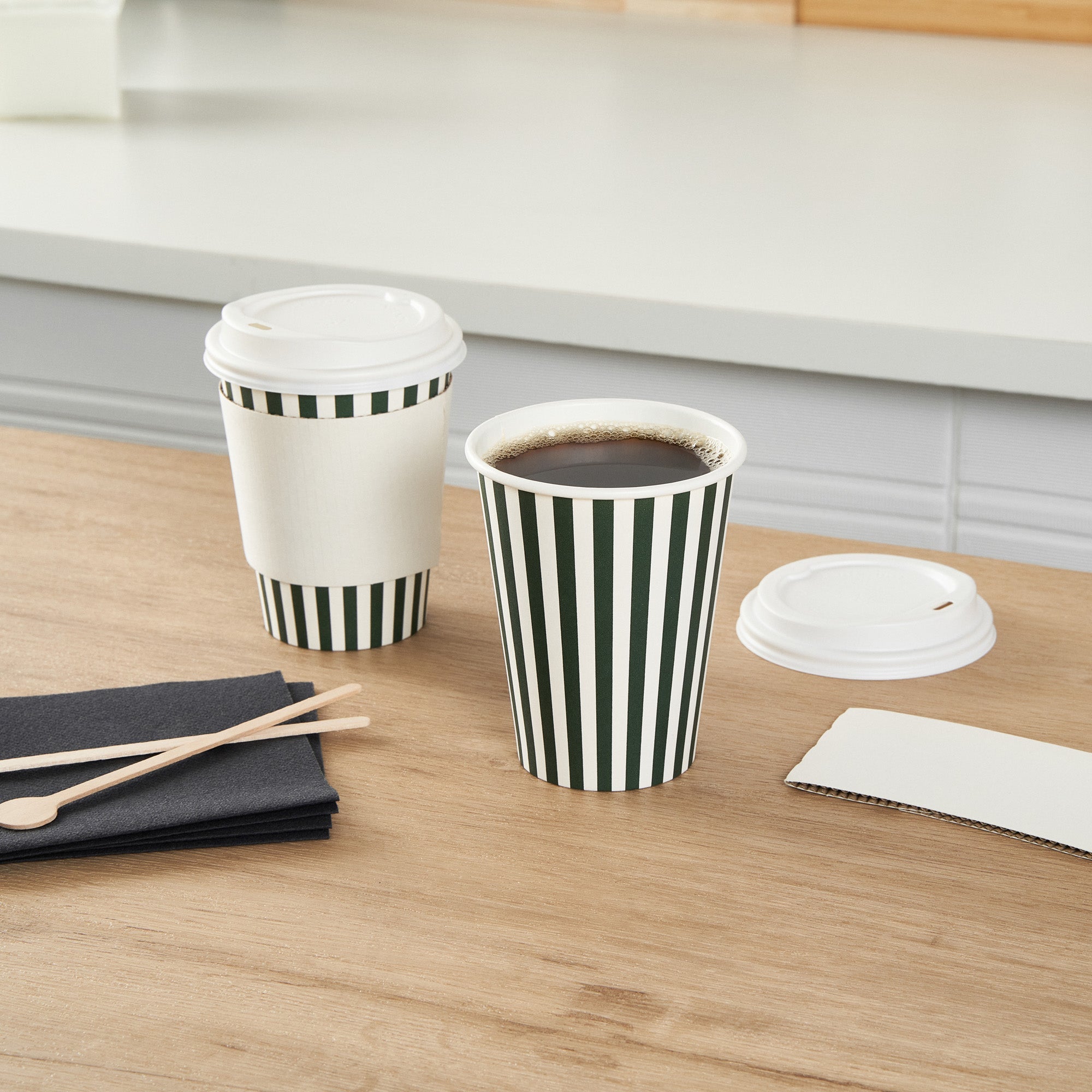 Restpresso 12 oz Forest Green and White Stripe Paper Single Wall Coffee Cup - with White Lid - 3 1/2"x 3 1/2"x 4 3/4" - 400 count box