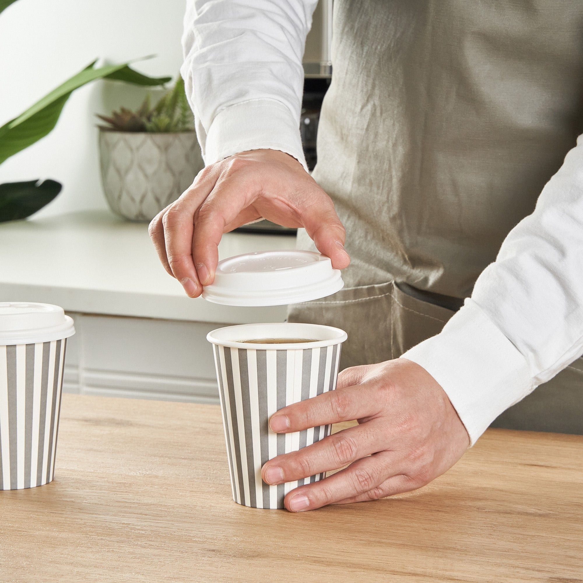 Restpresso 12 oz Gray and White Stripe Paper Single Wall Coffee Cup - with White Lid - 3 1/2"x 3 1/2"x 4 3/4" - 20 count box