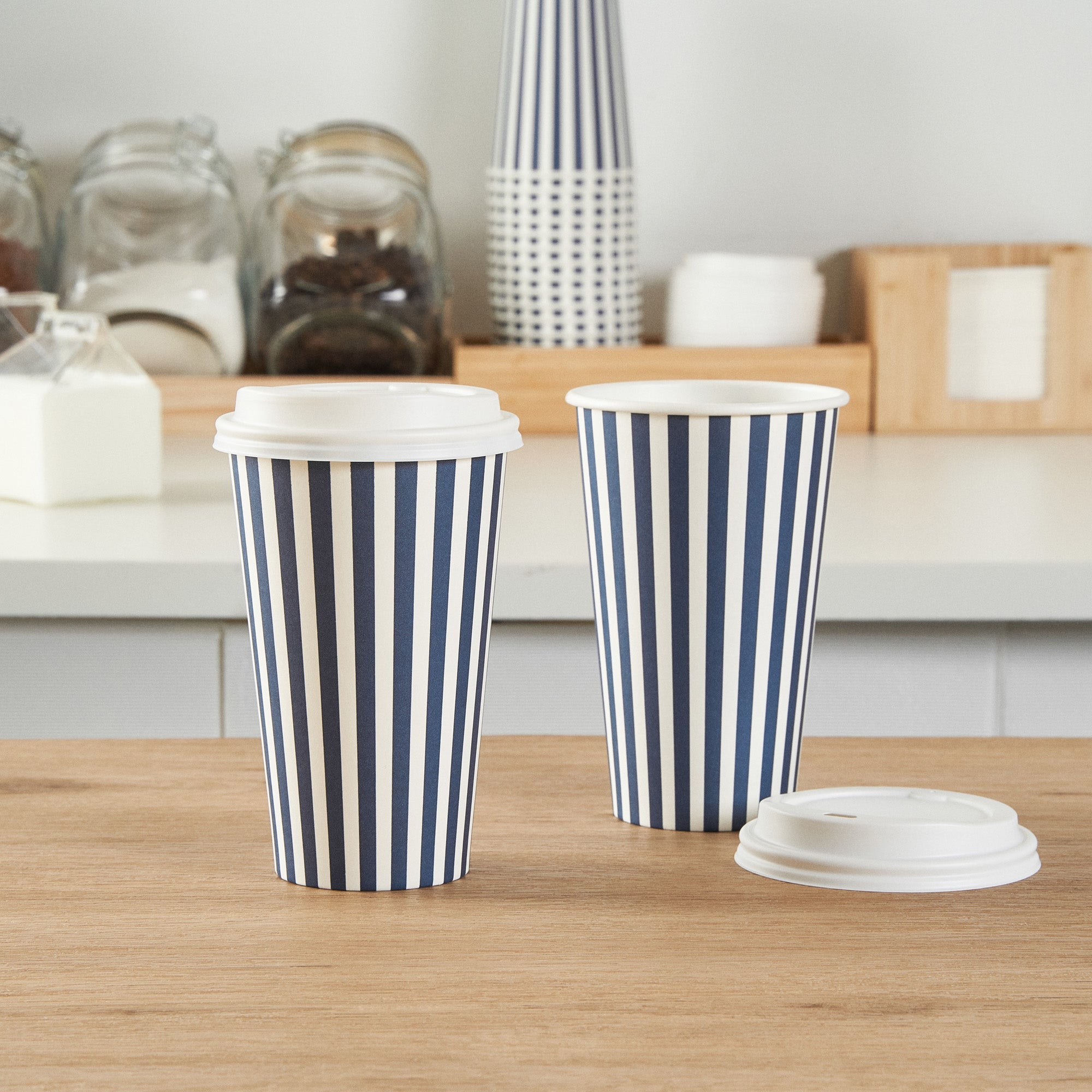 Restpresso 16 oz Blue and White Stripe Paper Single Wall Coffee Cup - with White Lid - 3 1/2"x 3 1/2"x 5 3/4" - 20 count box