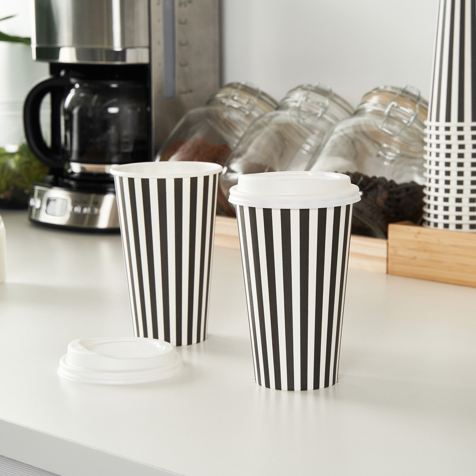 Restpresso 16 oz Black and White Stripe Paper Single Wall Coffee Cup - with White Lid - 3 1/2"x 3 1/2"x 5 3/4" - 400 count box