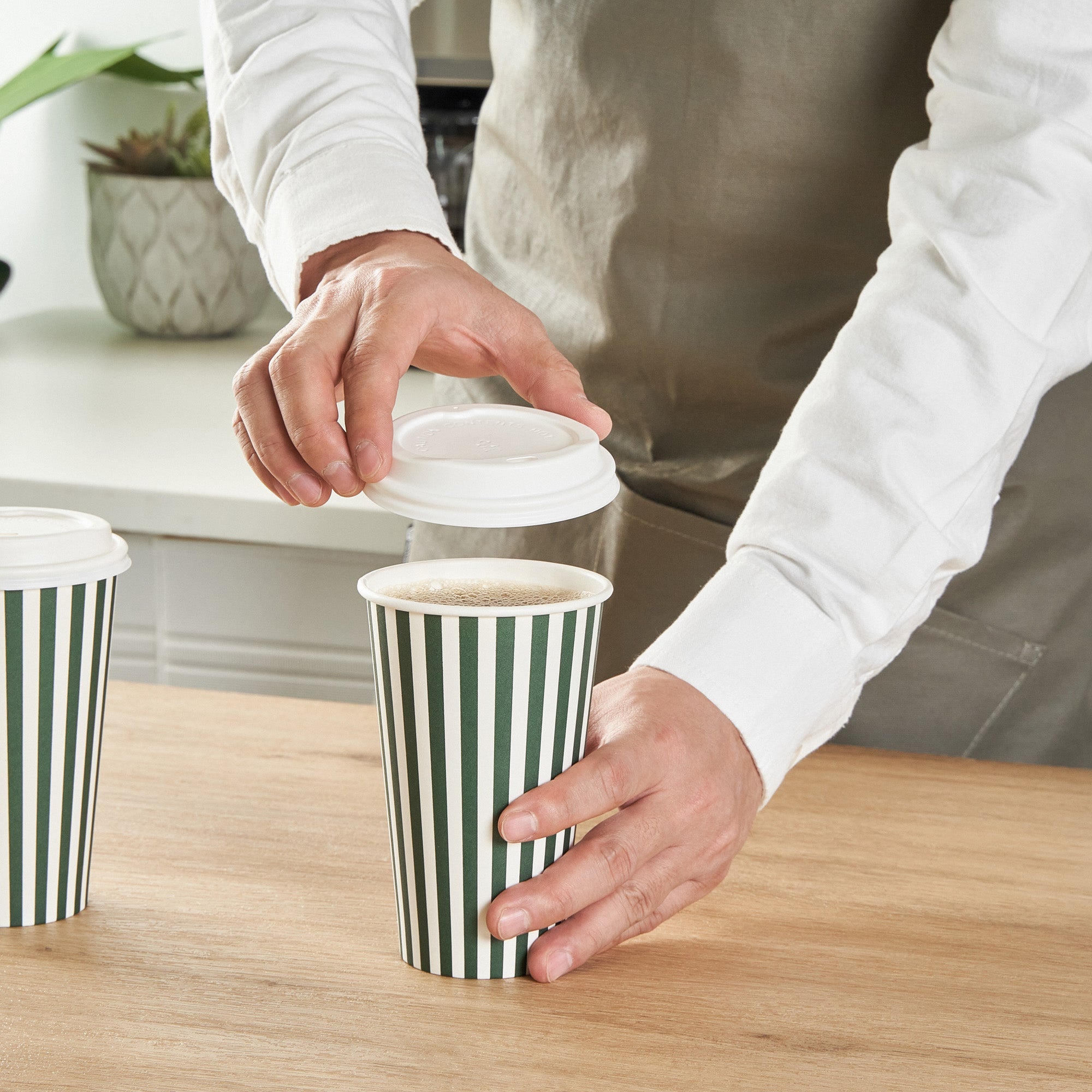 Restpresso 16 oz Forest Green and White Stripe Paper Single Wall Coffee Cup - with White Lid - 3 1/2"x 3 1/2"x 5 3/4" - 20 count box
