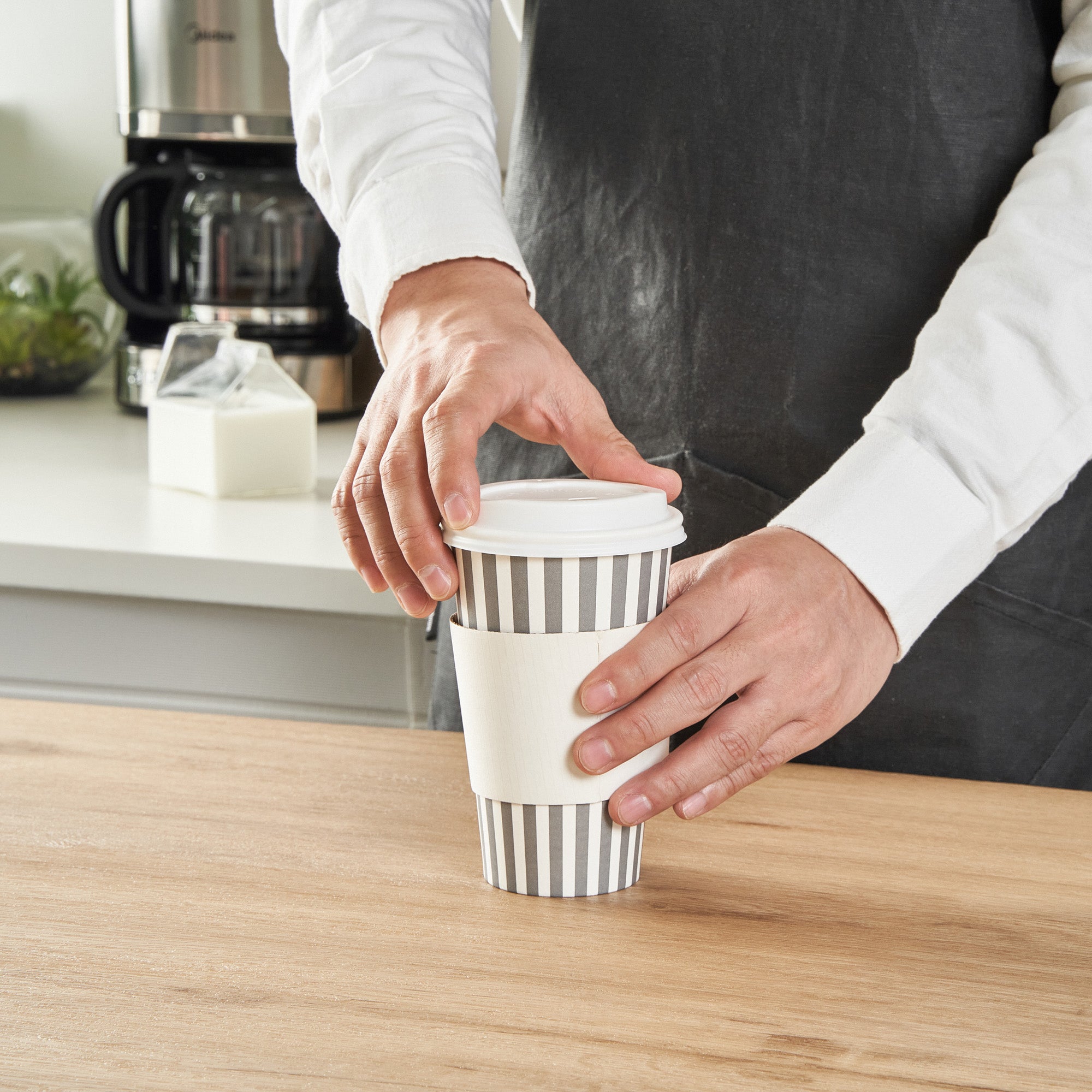 Restpresso 16 oz Gray and White Stripe Paper Single Wall Coffee Cup - with White Lid - 3 1/2"x 3 1/2"x 5 3/4" - 20 count box