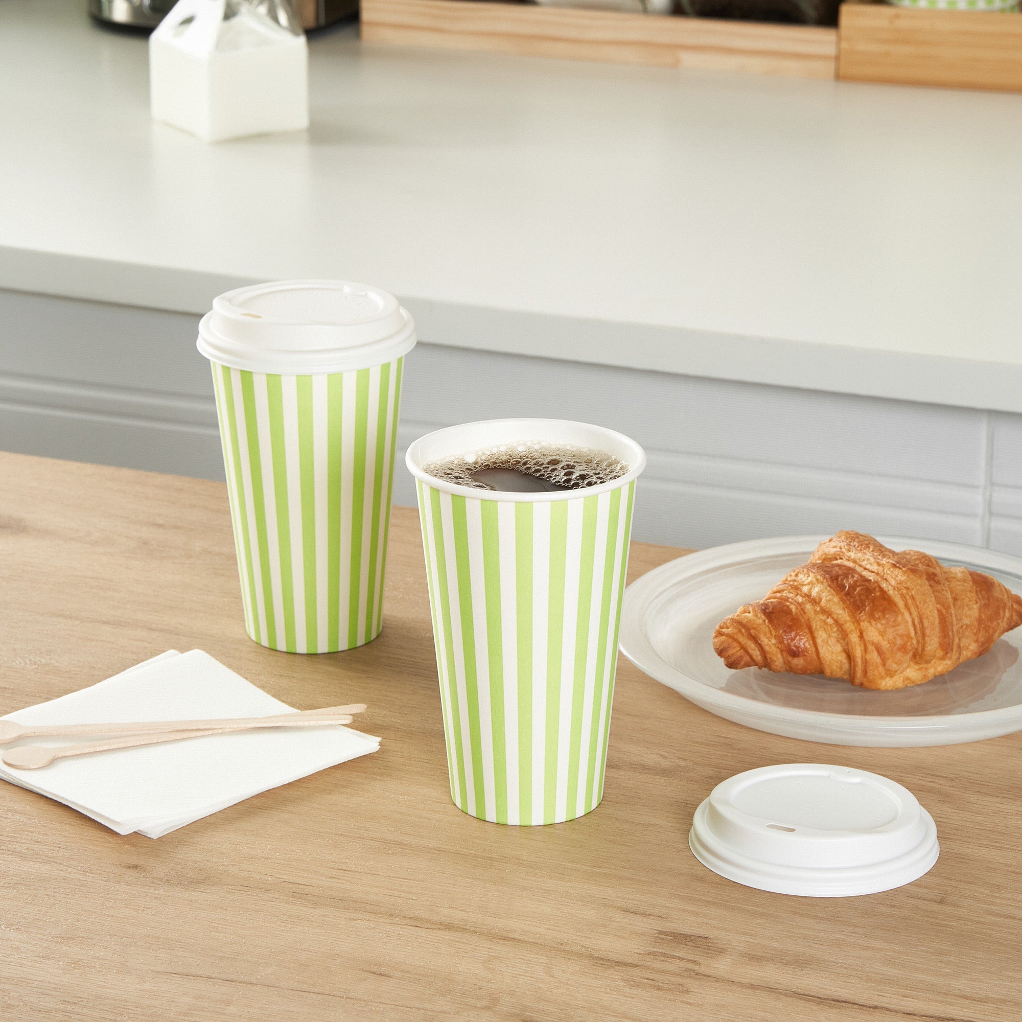 Restpresso 16 oz Green and White Stripe Paper Single Wall Coffee Cup - with White Lid - 3 1/2"x 3 1/2"x 5 3/4" - 20 count box