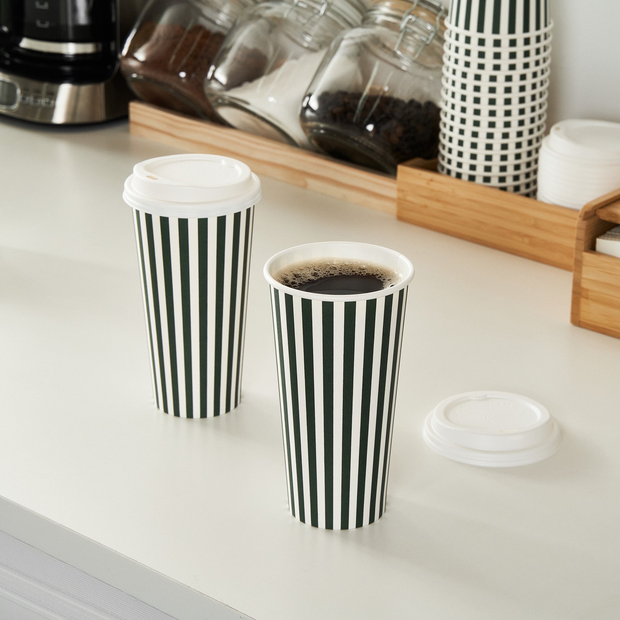 Restpresso 20 oz Forest Green and White Stripe Paper Single Wall Coffee Cup - with White Lid - 3 1/2"x 3 1/2"x 6 1/2" - 400 count box