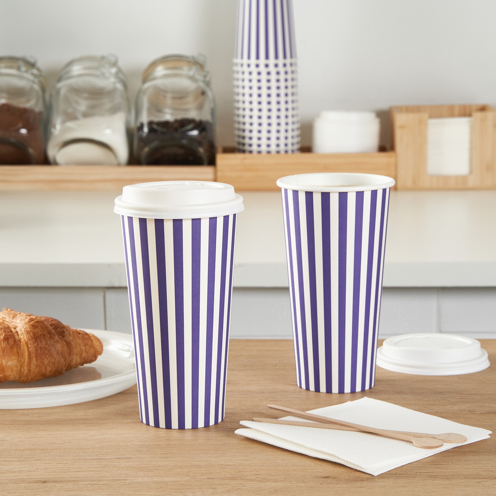 Restpresso 20 oz Purple and White Stripe Paper Single Wall Coffee Cup - with White Lid - 3 1/2"x 3 1/2"x 6 1/2" - 20 count box