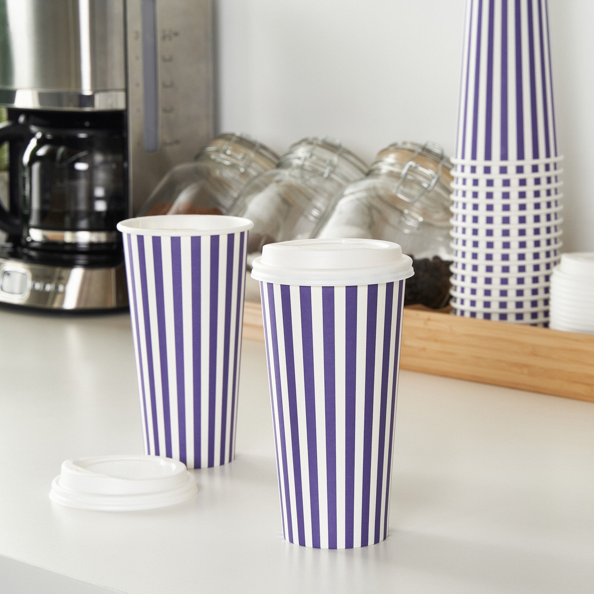Restpresso 20 oz Purple and White Stripe Paper Single Wall Coffee Cup - with White Lid - 3 1/2"x 3 1/2"x 6 1/2" - 20 count box