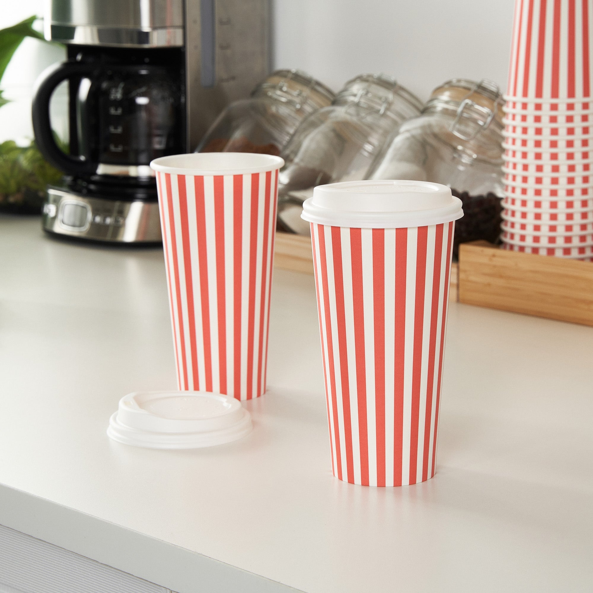 Restpresso 20 oz Red and White Stripe Paper Single Wall Coffee Cup - with White Lid - 3 1/2"x 3 1/2"x 6 1/2" - 20 count box