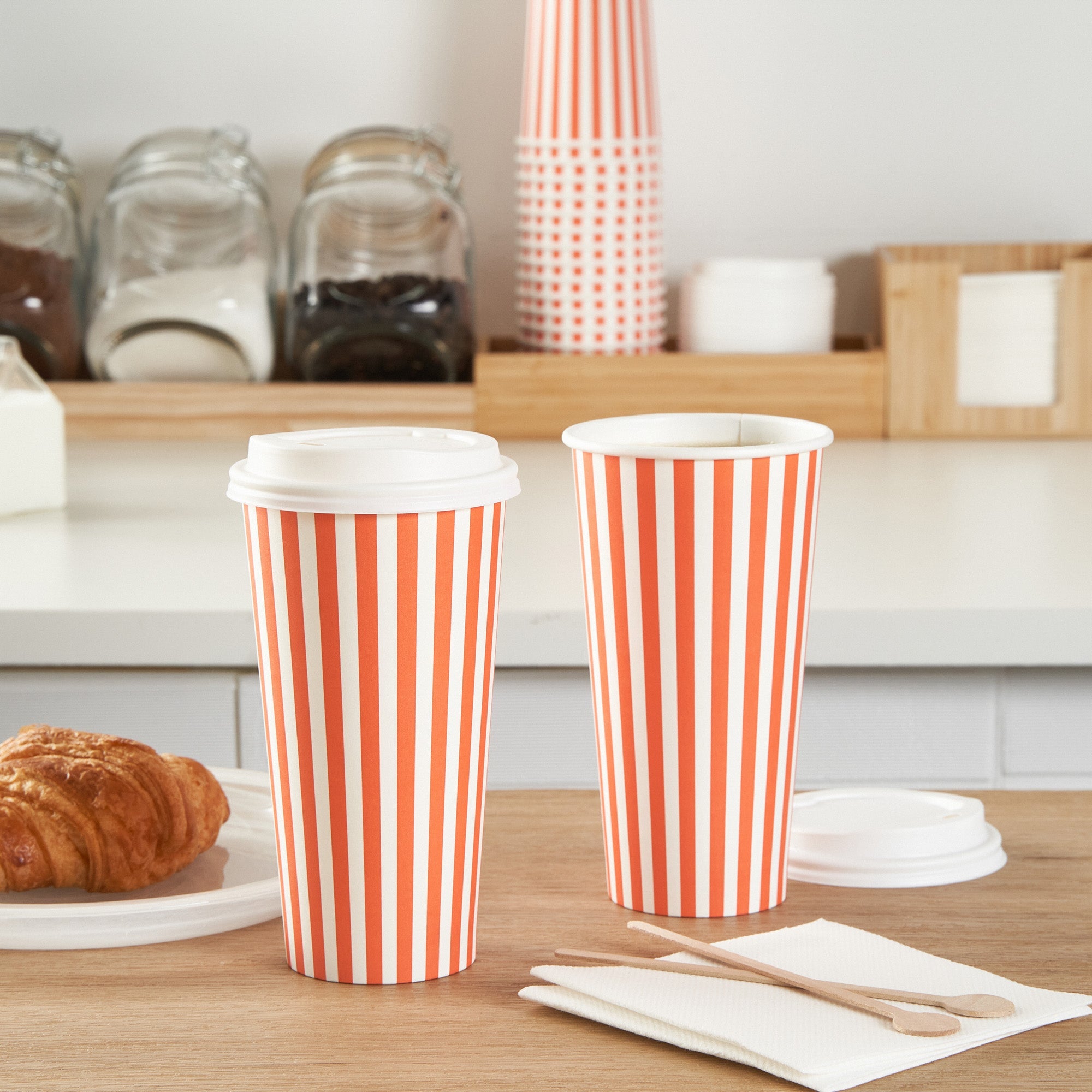 Restpresso 20 oz Orange and White Stripe Paper Single Wall Coffee Cup - with White Lid - 3 1/2"x 3 1/2"x 6 1/2" - 20 count box