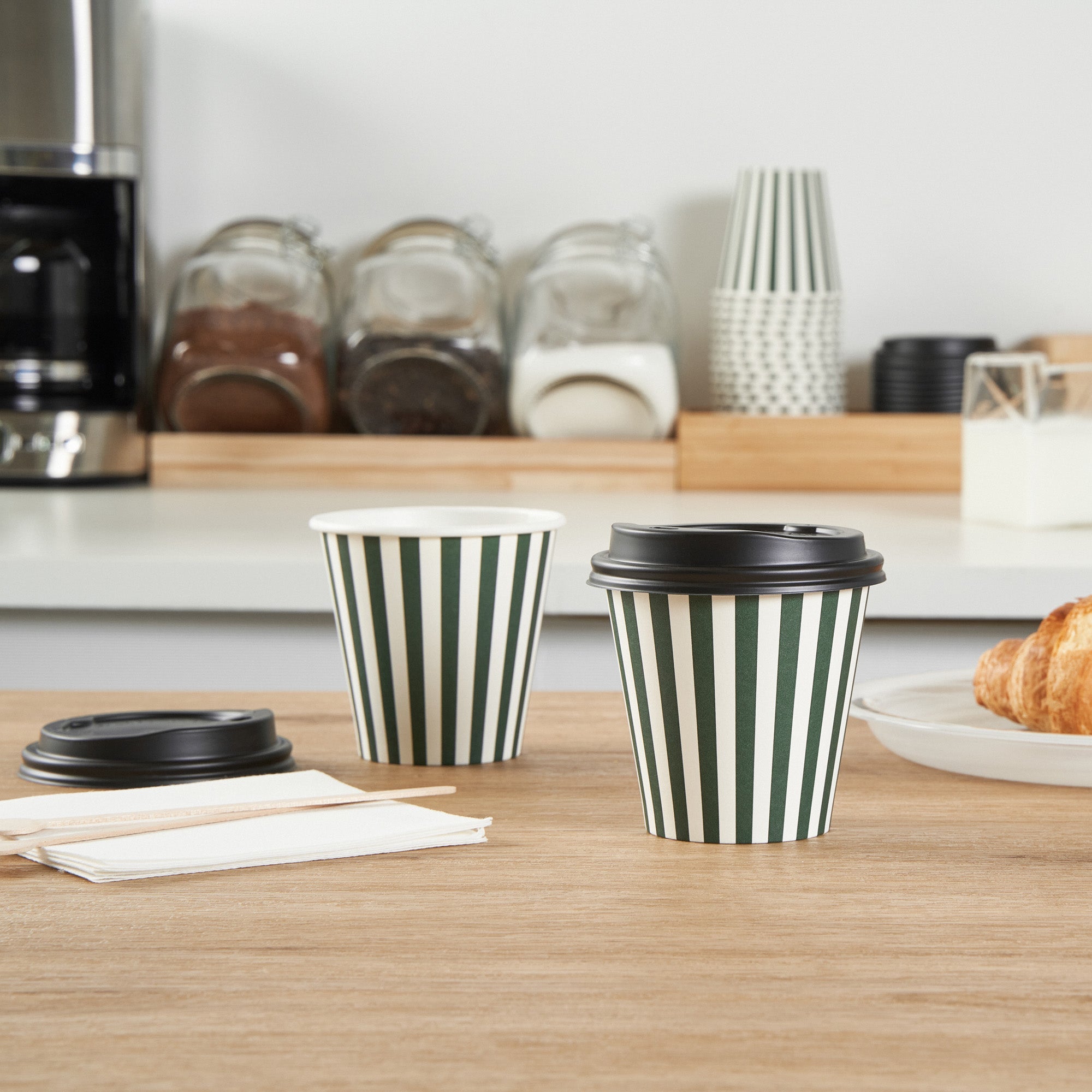 Restpresso 8 oz Forest Green and White Stripe Paper Single Wall Coffee Cup - with Black Lid - 3 1/2" x 3 1/2" x 3 1/4" - 20 count box