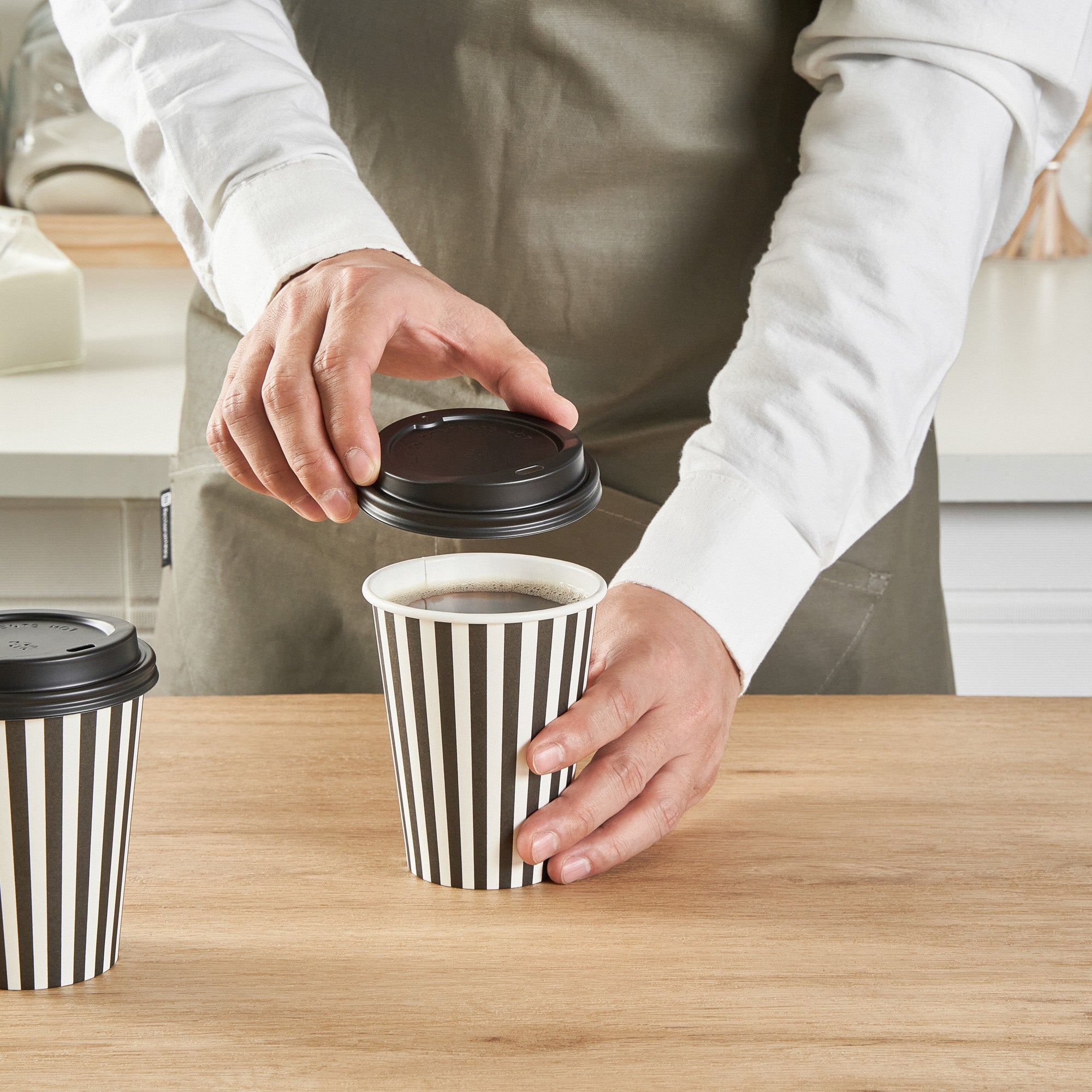 Restpresso 12 oz Black and White Stripe Paper Single Wall Coffee Cup - with Black Lid - 3 1/2"x 3 1/2"x 4 1/4" - 20 count box