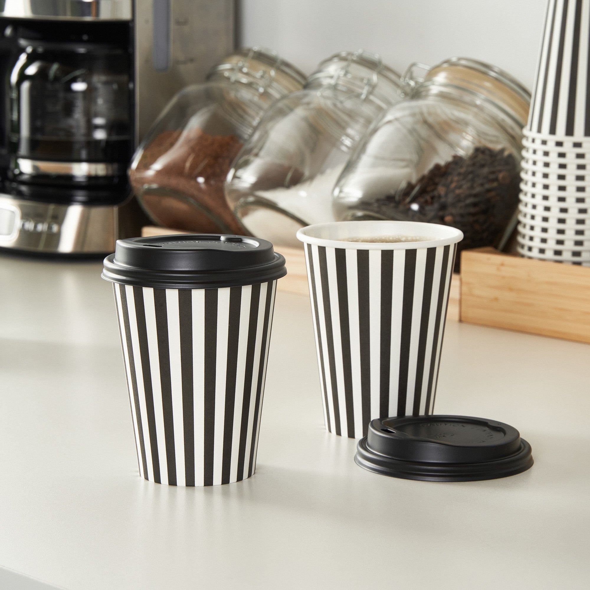 Restpresso 12 oz Black and White Stripe Paper Single Wall Coffee Cup - with Black Lid - 3 1/2"x 3 1/2"x 4 1/4" - 20 count box