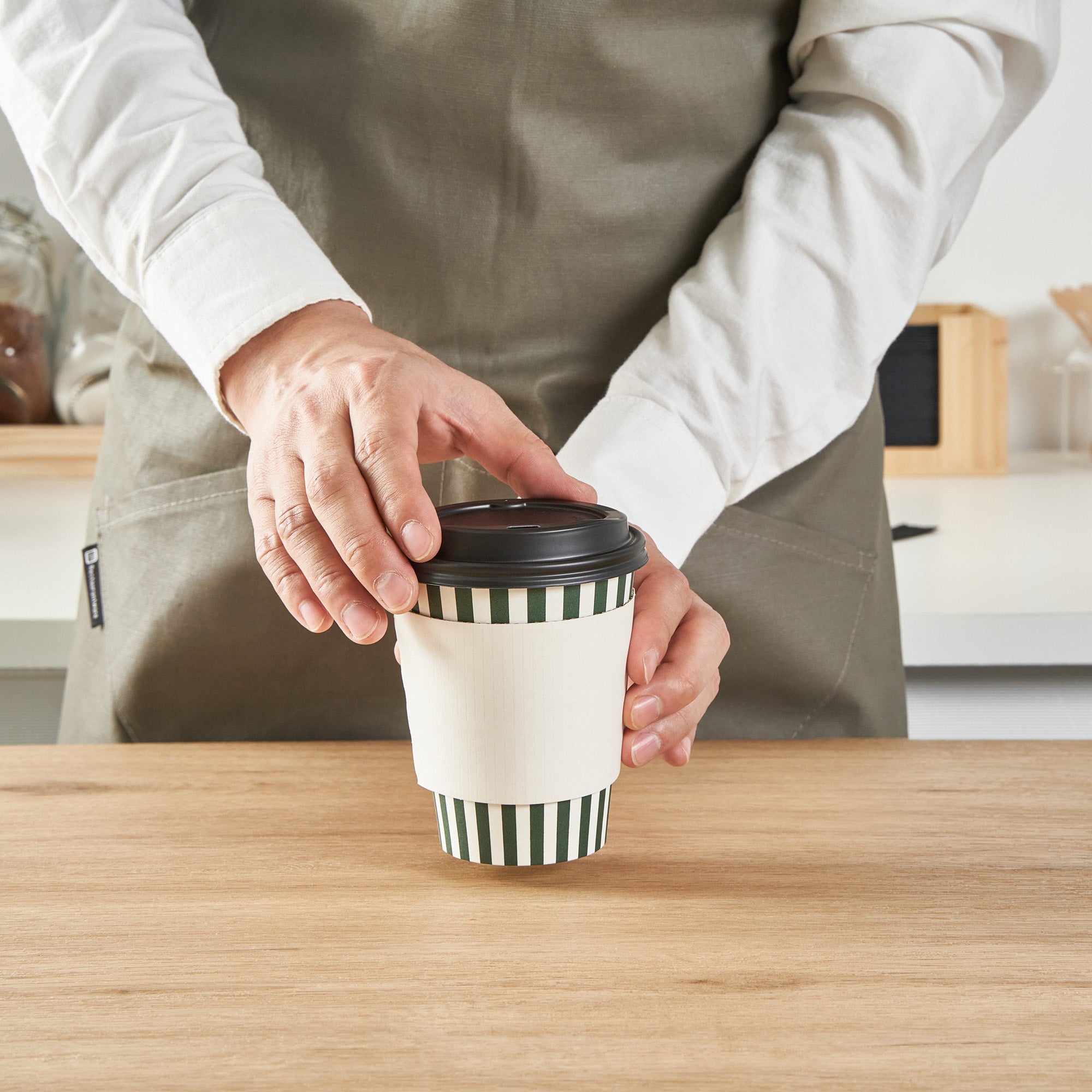 Restpresso 12 oz Forest Green and White Stripe Paper Single Wall Coffee Cup - with Black Lid - 3 1/2"x 3 1/2"x 4 1/4" - 20 count box