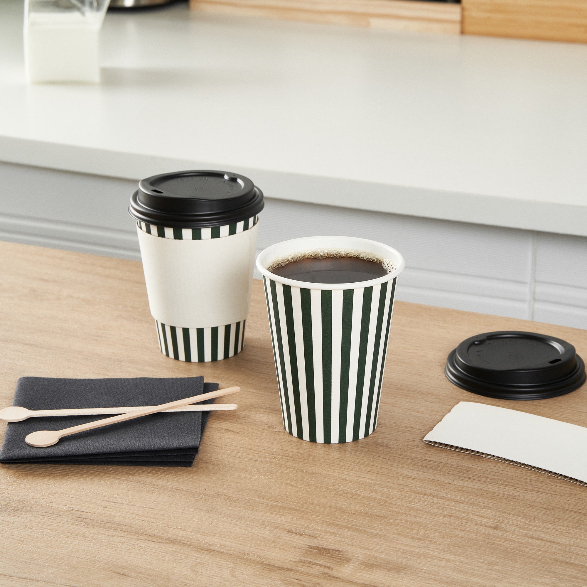 Restpresso 12 oz Forest Green and White Stripe Paper Single Wall Coffee Cup - with Black Lid - 3 1/2"x 3 1/2"x 4 1/4" - 400 count box