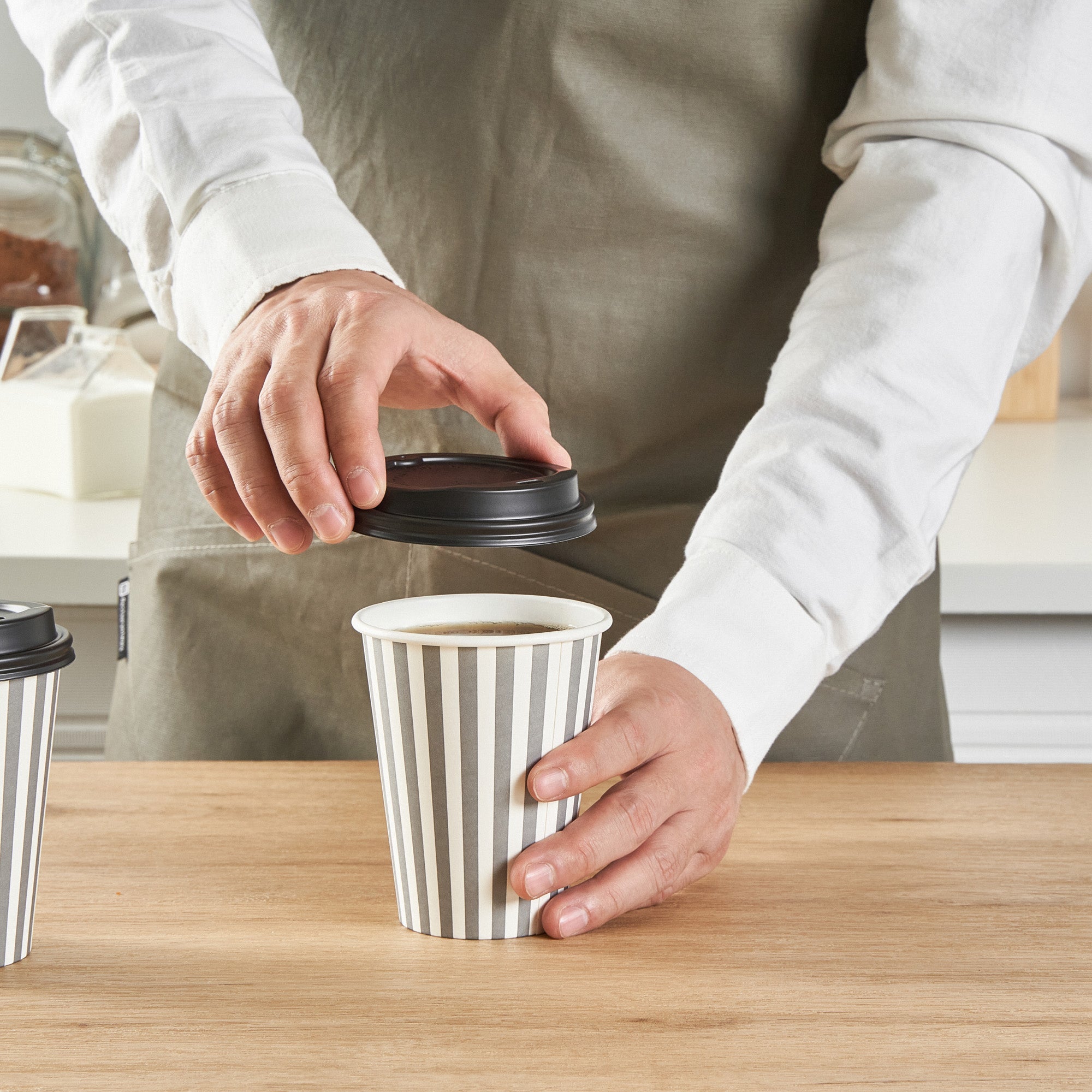 Restpresso 12 oz Gray and White Stripe Paper Single Wall Coffee Cup - with Black Lid - 3 1/2"x 3 1/2"x 4 1/4" - 20 count box