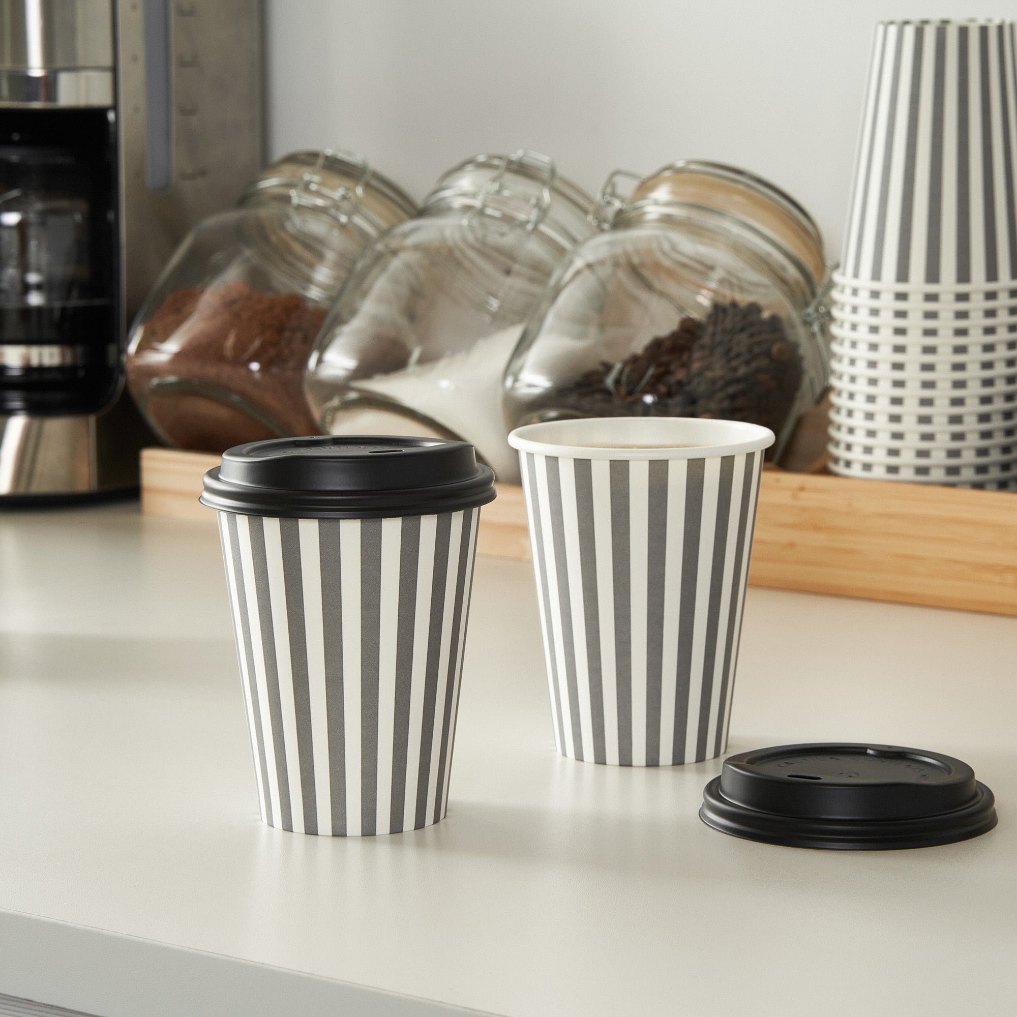 Restpresso 12 oz Gray and White Stripe Paper Single Wall Coffee Cup - with Black Lid - 3 1/2"x 3 1/2"x 4 1/4" - 20 count box
