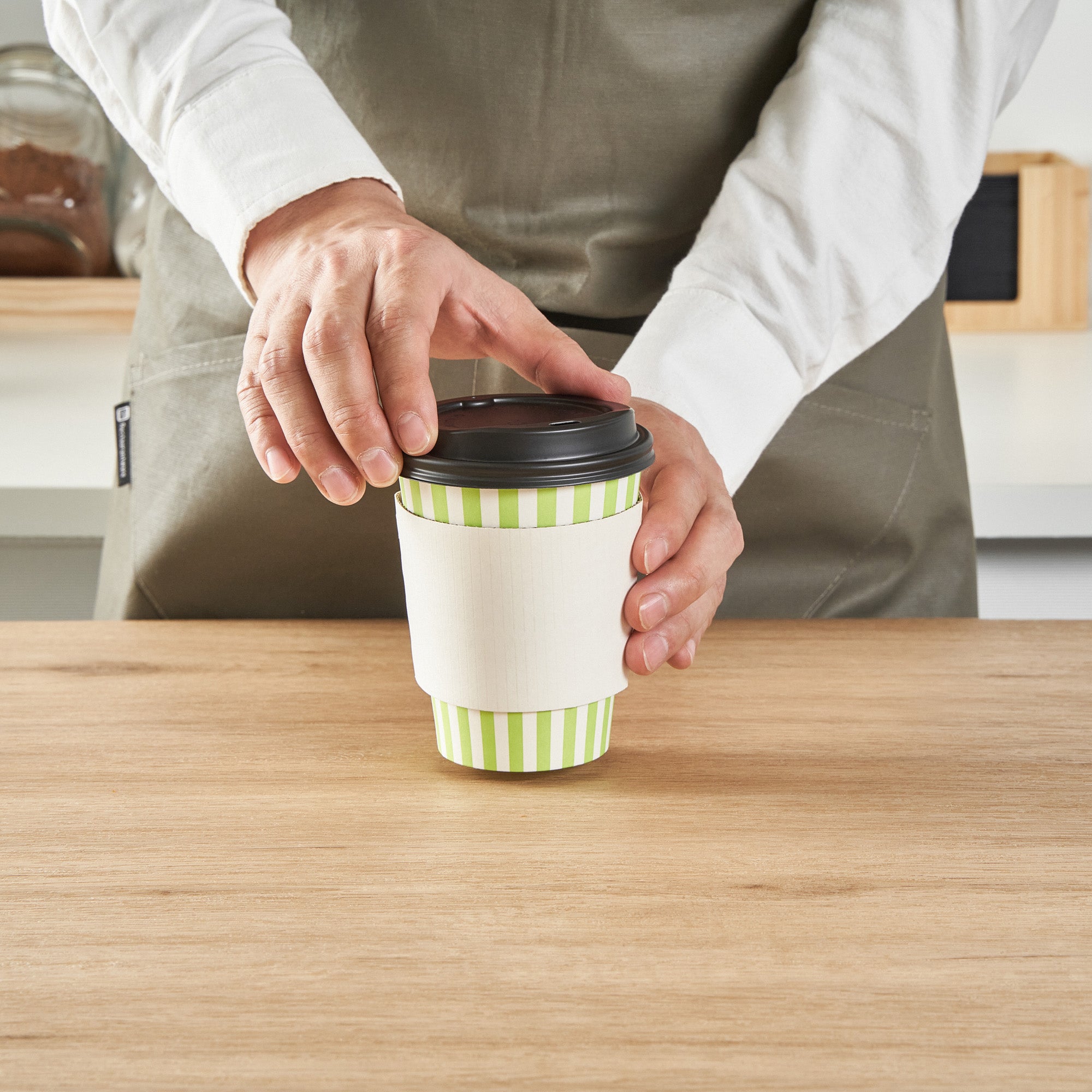 Restpresso 12 oz Green and White Stripe Paper Single Wall Coffee Cup - with Black Lid - 3 1/2"x 3 1/2"x 4 1/4" - 20 count box