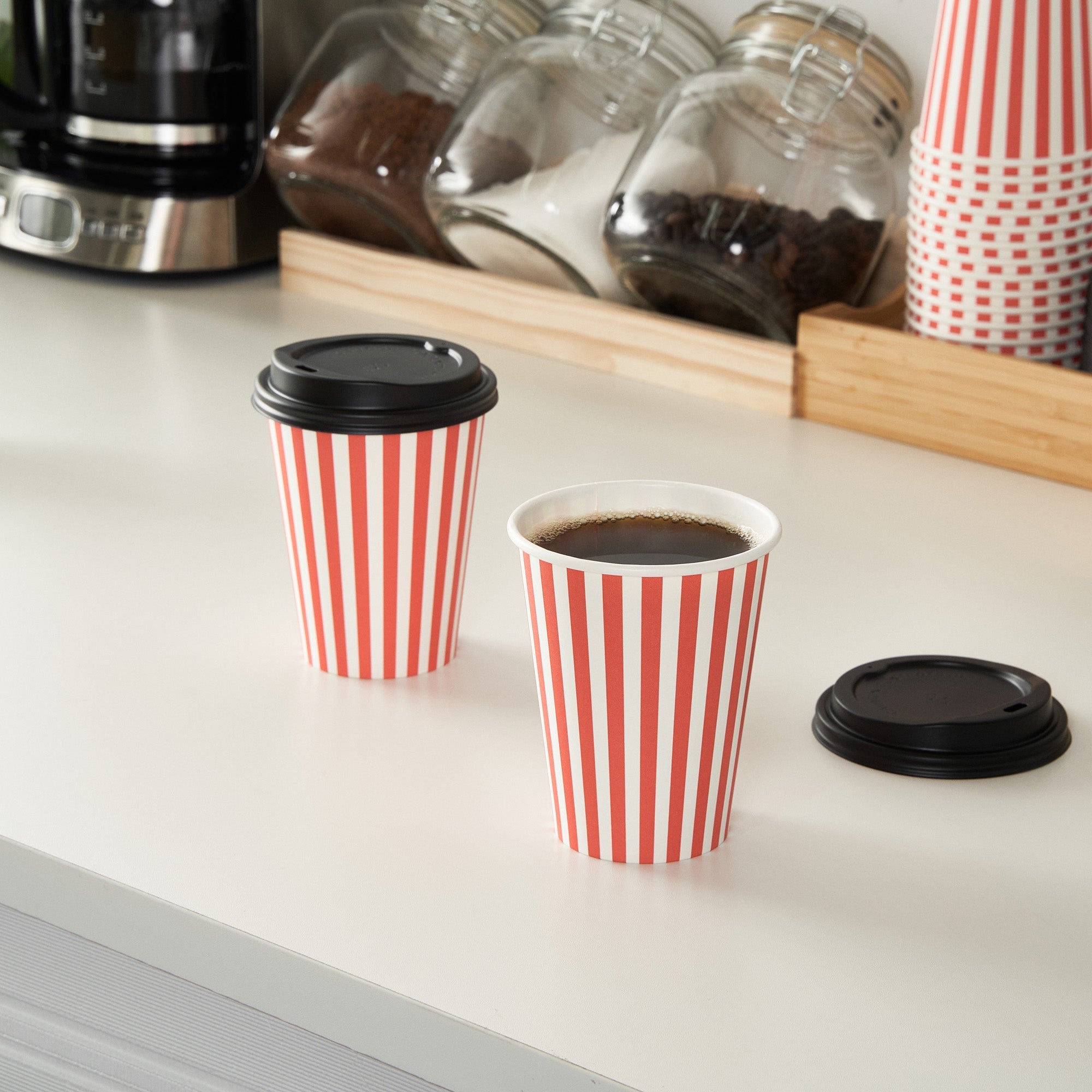 Restpresso 12 oz Red and White Stripe Paper Single Wall Coffee Cup - with Black Lid - 3 1/2"x 3 1/2"x 4 1/4" - 20 count box