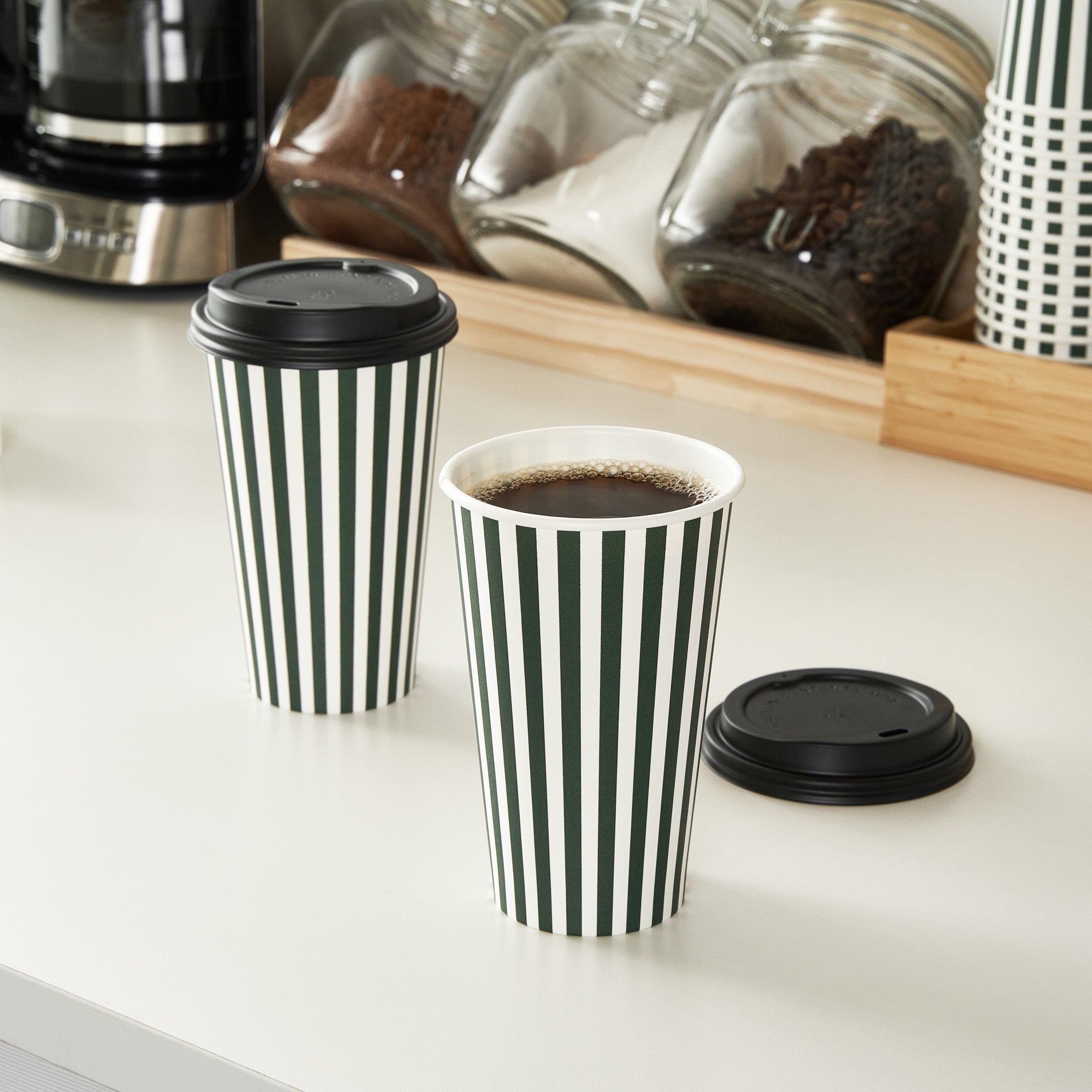Restpresso 16 oz Forest Green and White Stripe Paper Single Wall Coffee Cup - with Black Lid - 3 1/2"x 3 1/2"x 5 1/2" - 20 count box